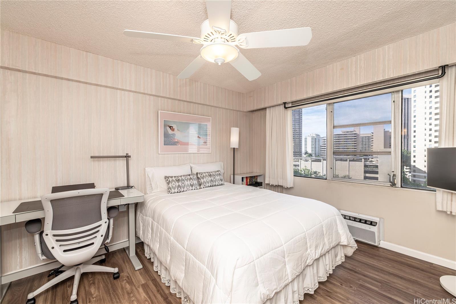 Marina Towers condo # 906, Honolulu, Hawaii - photo 7 of 22