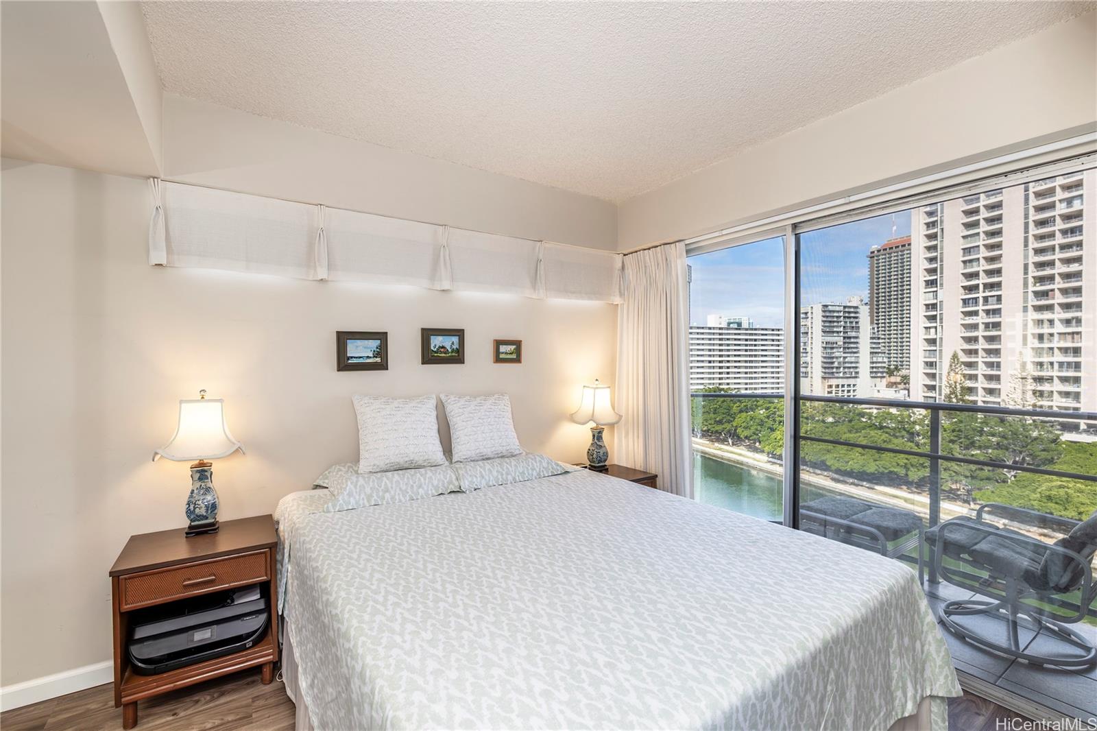 Marina Towers condo # 906, Honolulu, Hawaii - photo 10 of 22