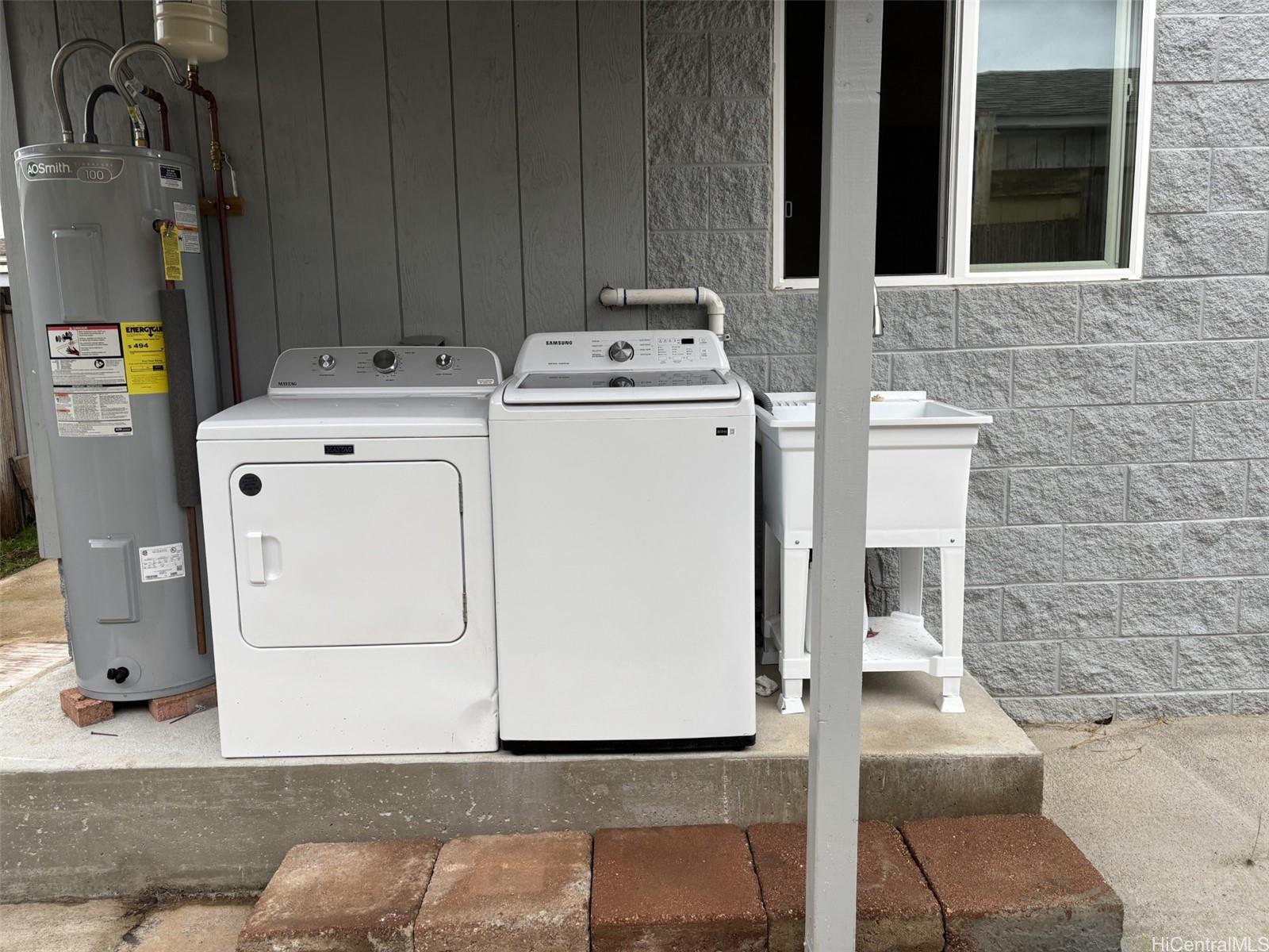 1645-A Kamehameha IV Road Honolulu - Rental - photo 10 of 11