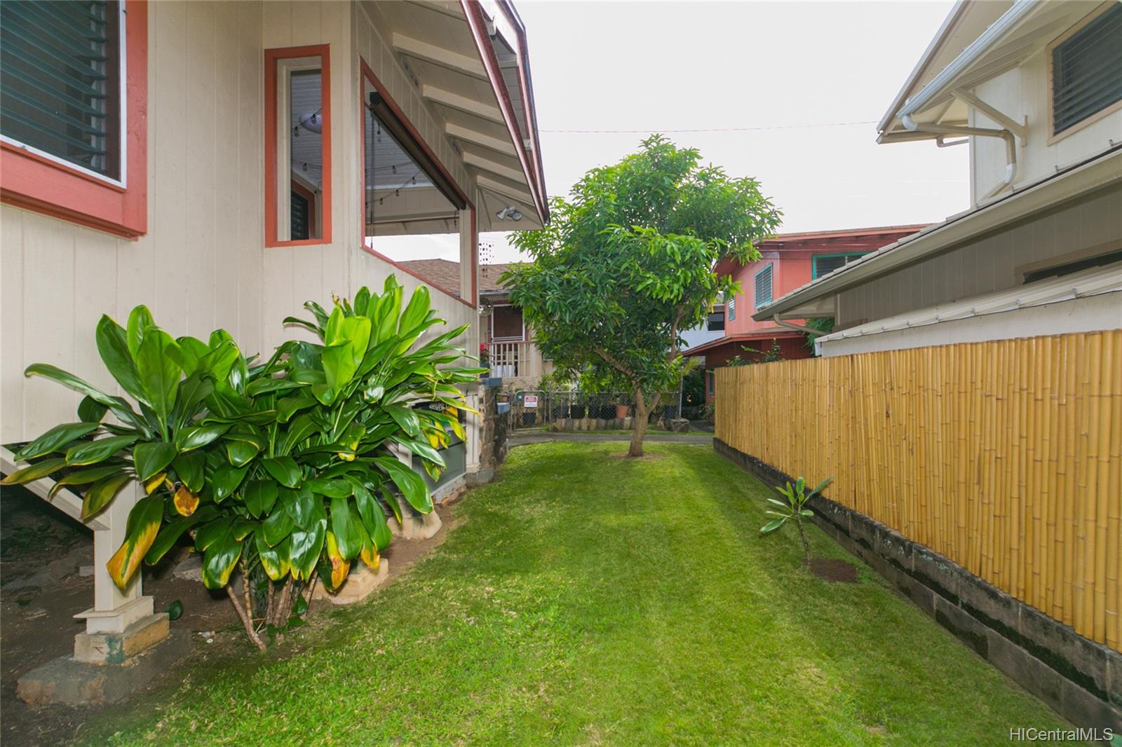 1649  Leilehua Lane Punchbowl Area, Honolulu home - photo 21 of 25