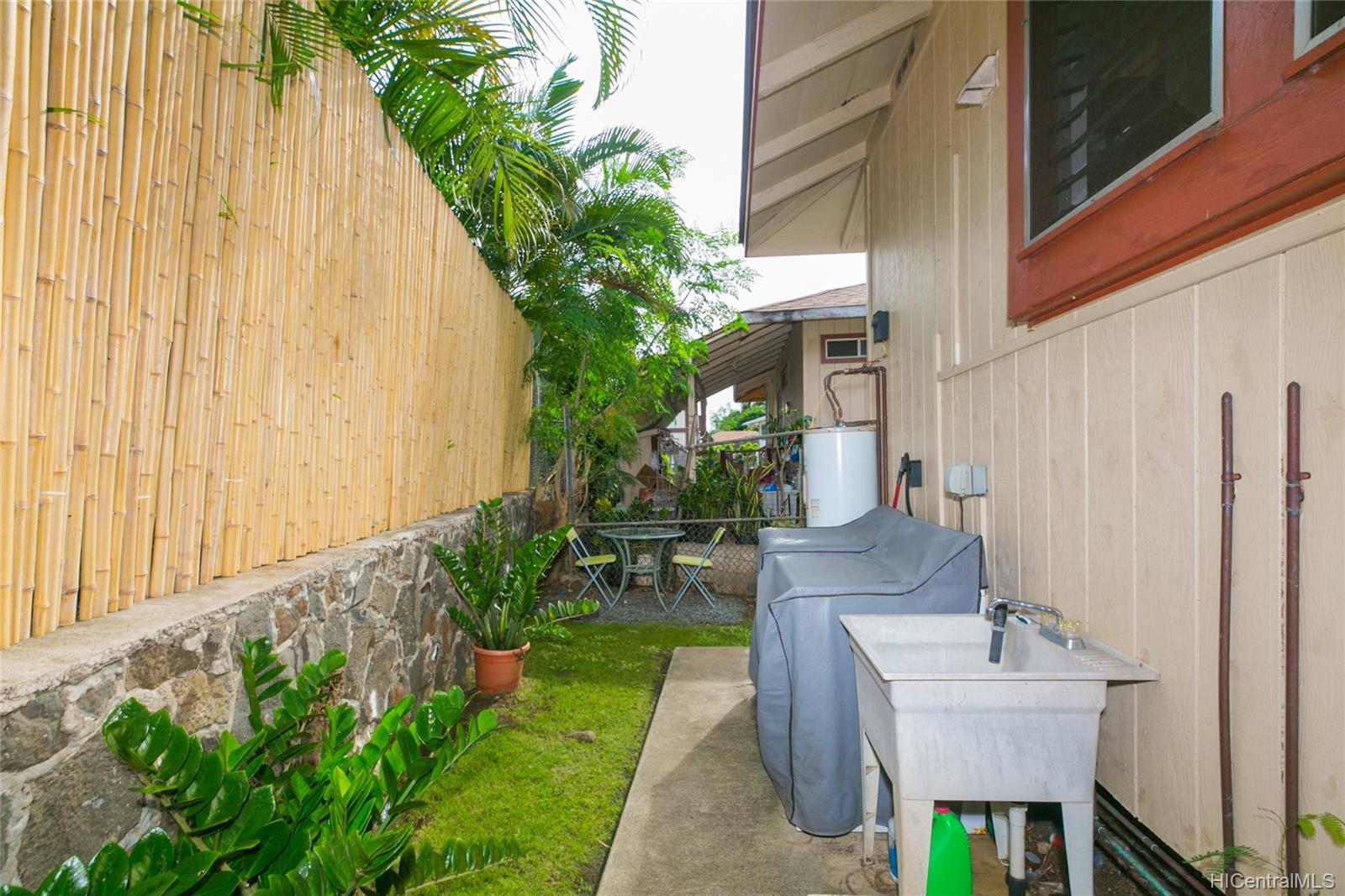 1649  Leilehua Lane Punchbowl Area, Honolulu home - photo 23 of 25