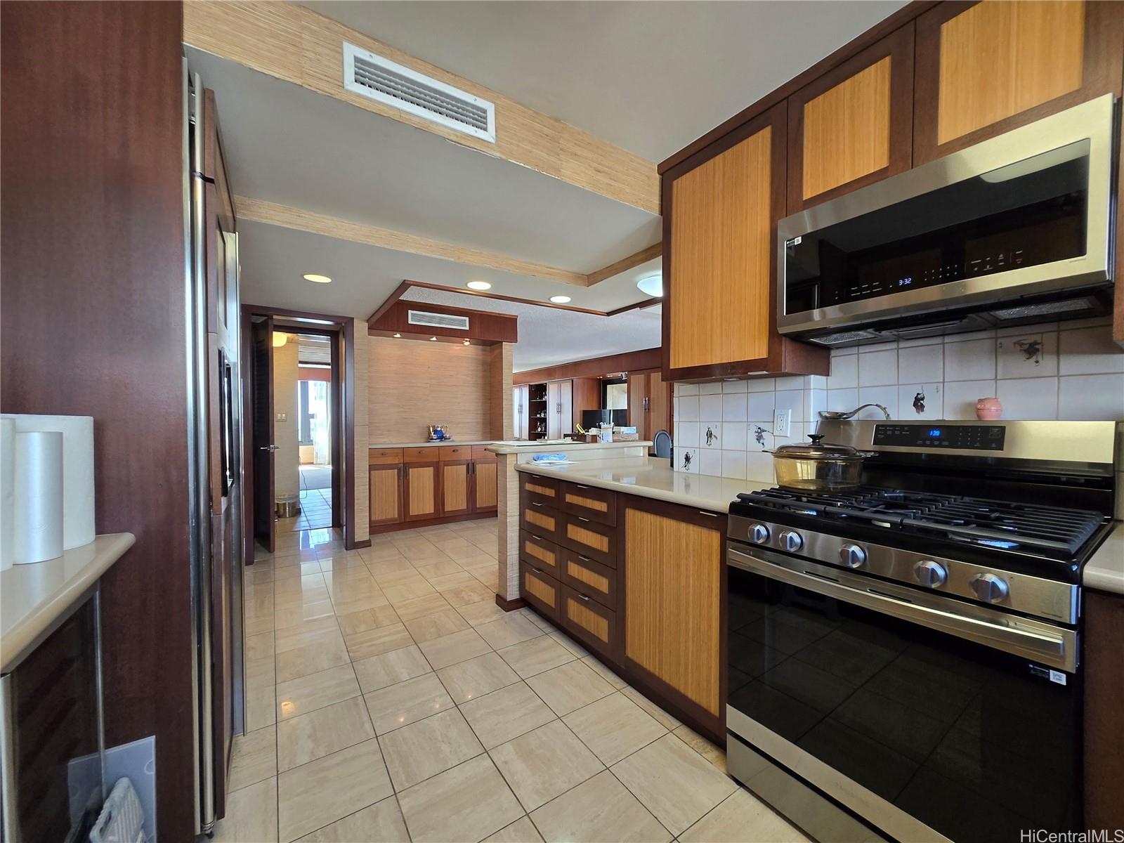 1650 Ala Moana Blvd Honolulu - Rental - photo 7 of 25