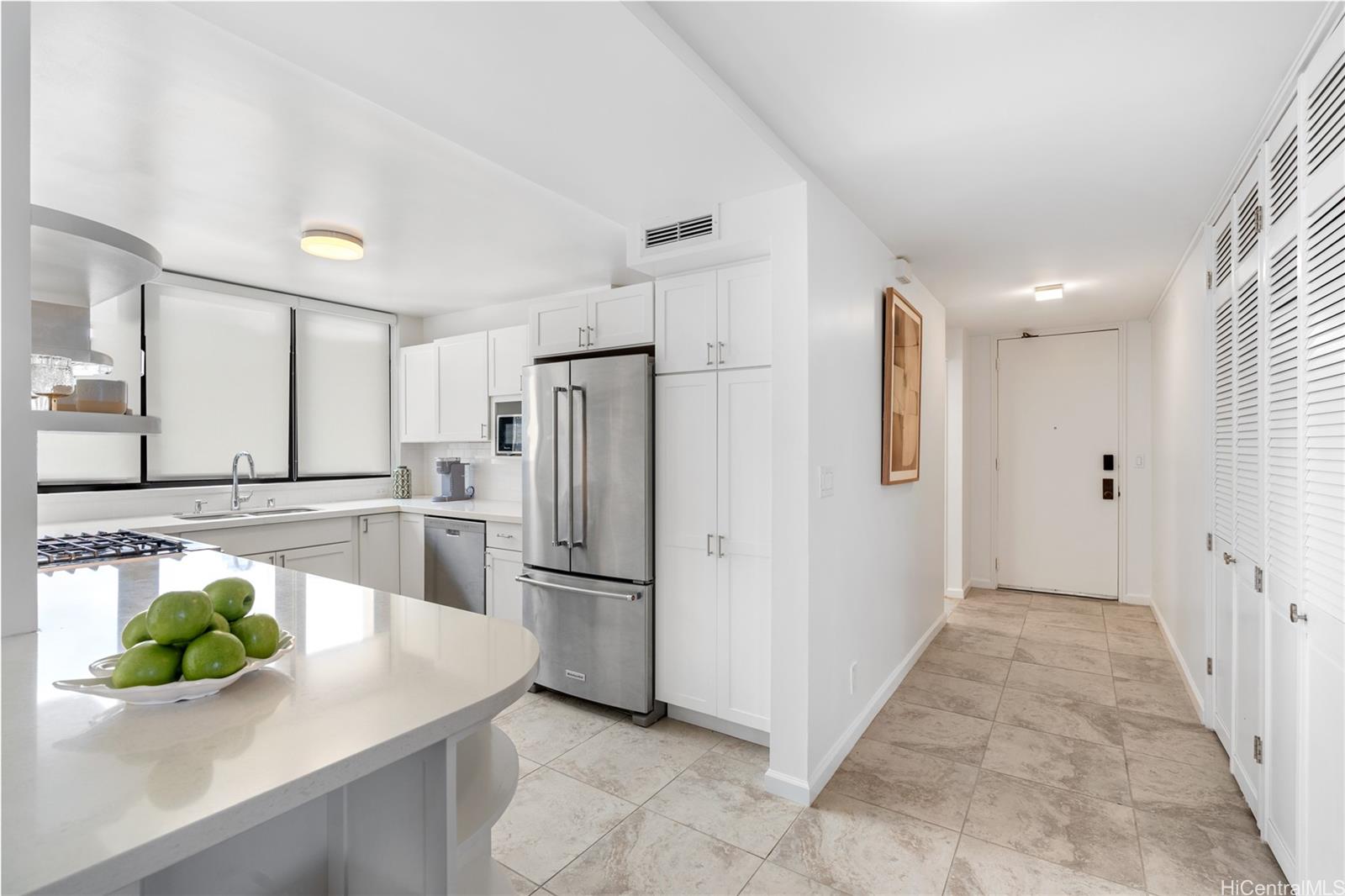 Yacht Harbor Towers condo # 1101, Honolulu, Hawaii - photo 12 of 25