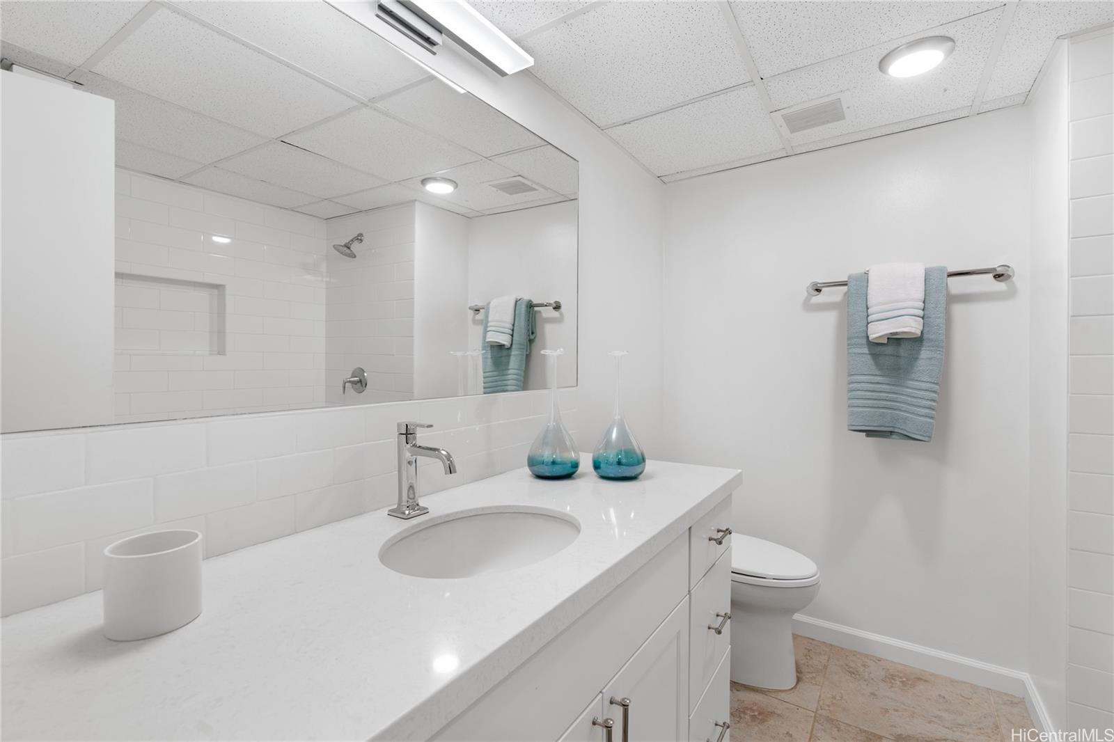 Yacht Harbor Towers condo # 1101, Honolulu, Hawaii - photo 17 of 25