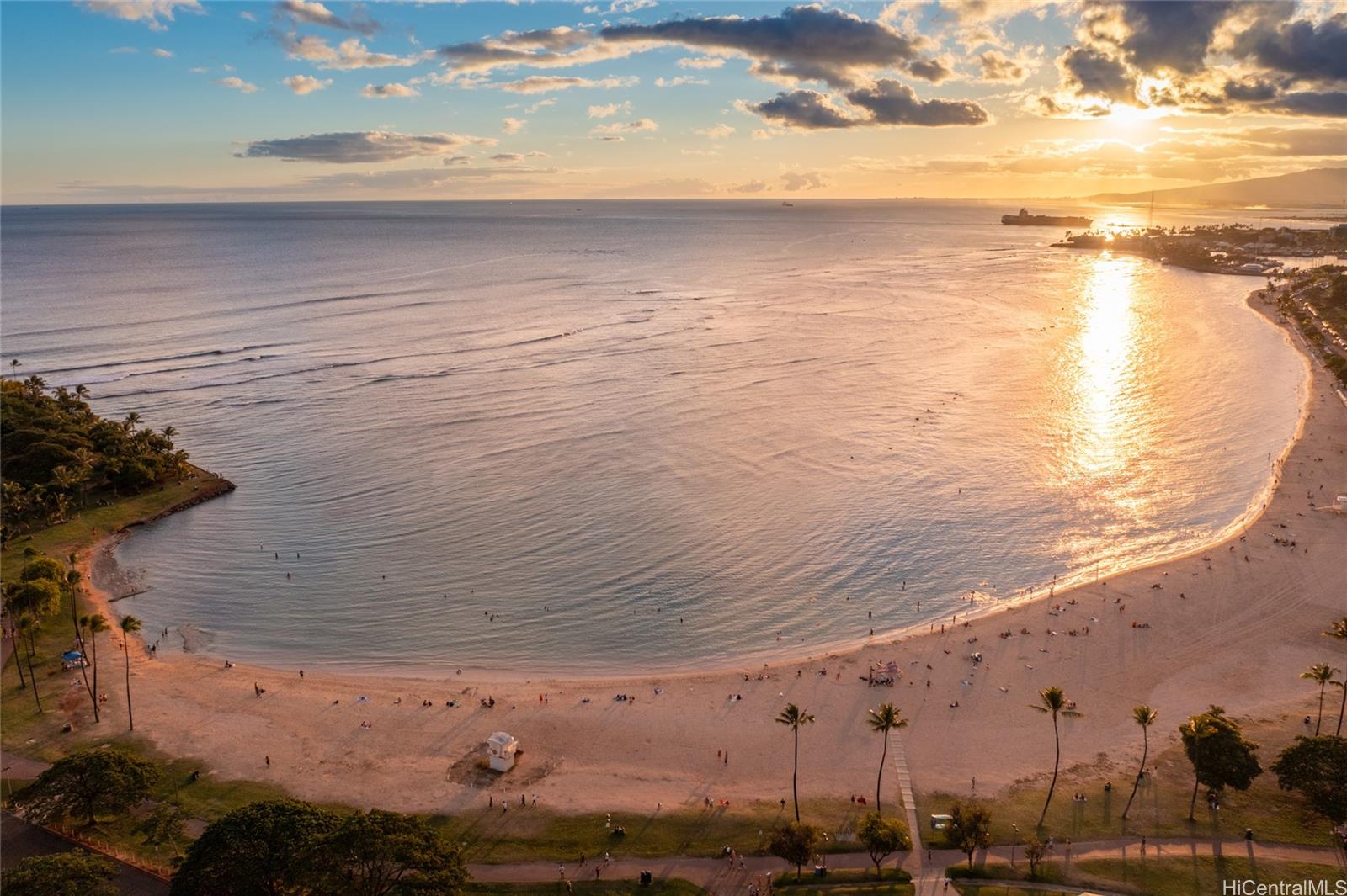 Yacht Harbor Towers condo # 1101, Honolulu, Hawaii - photo 25 of 25