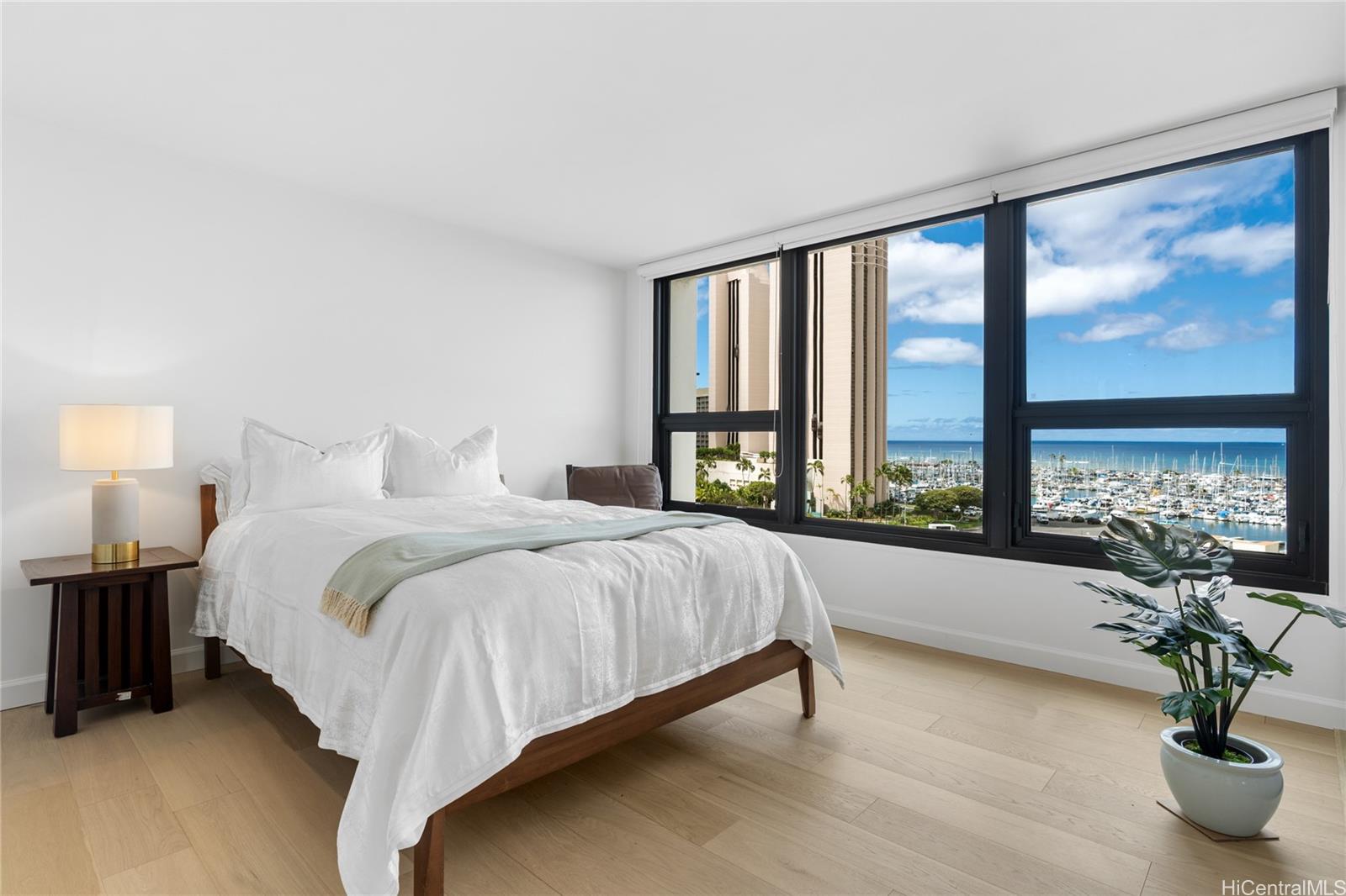 Yacht Harbor Towers condo # 1101, Honolulu, Hawaii - photo 5 of 25