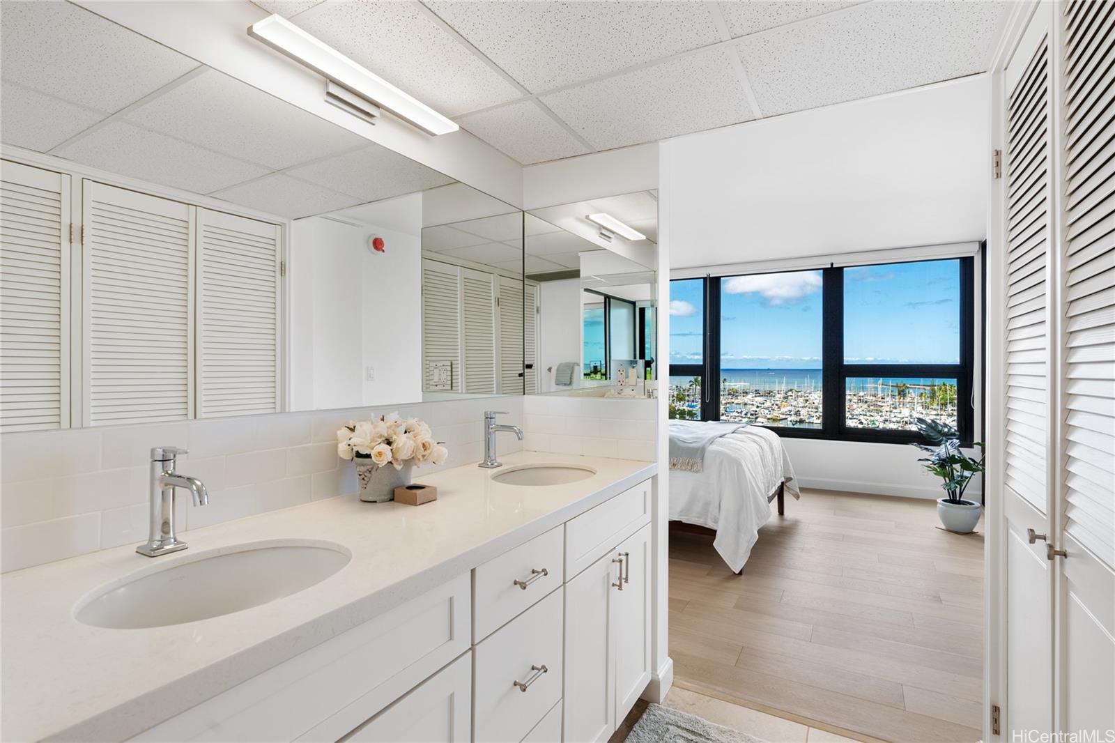 Yacht Harbor Towers condo # 1101, Honolulu, Hawaii - photo 6 of 25