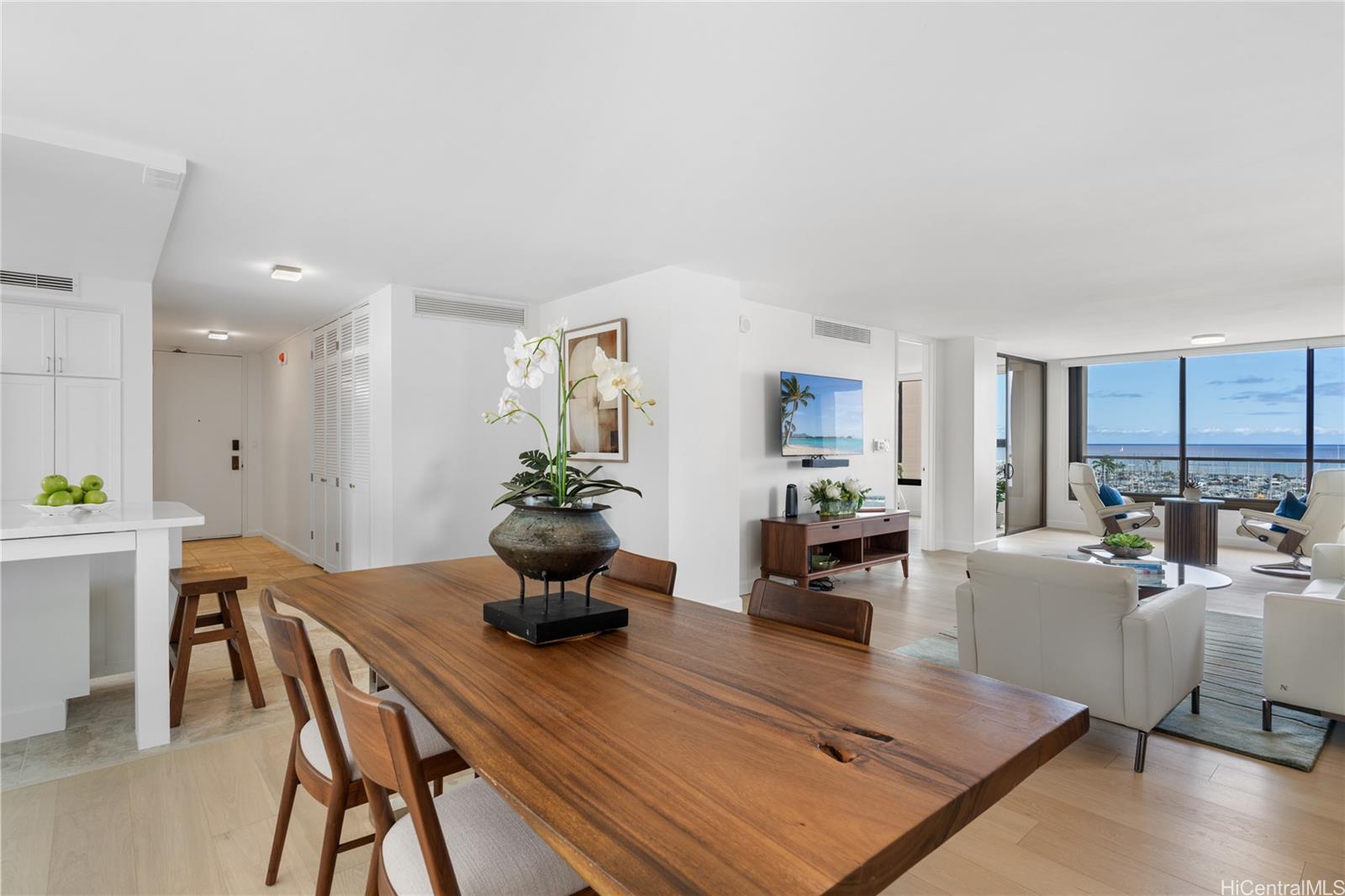 Yacht Harbor Towers condo # 1101, Honolulu, Hawaii - photo 10 of 25