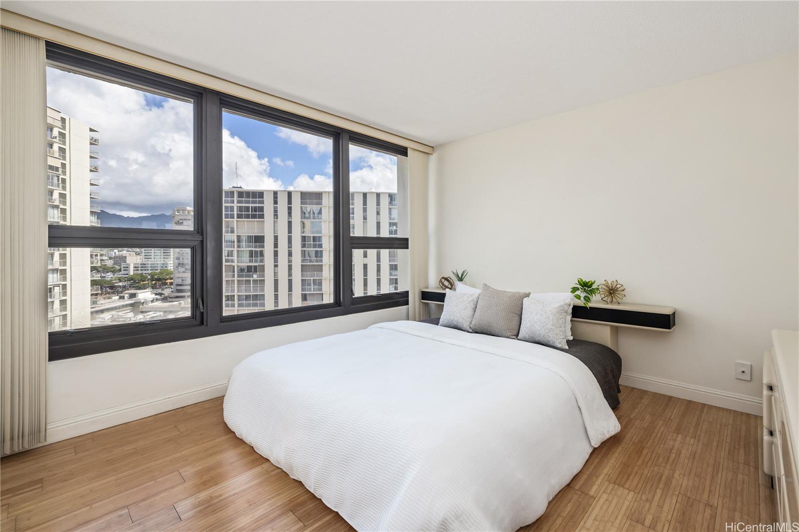 Yacht Harbor Towers condo # 1201, Honolulu, Hawaii - photo 16 of 25