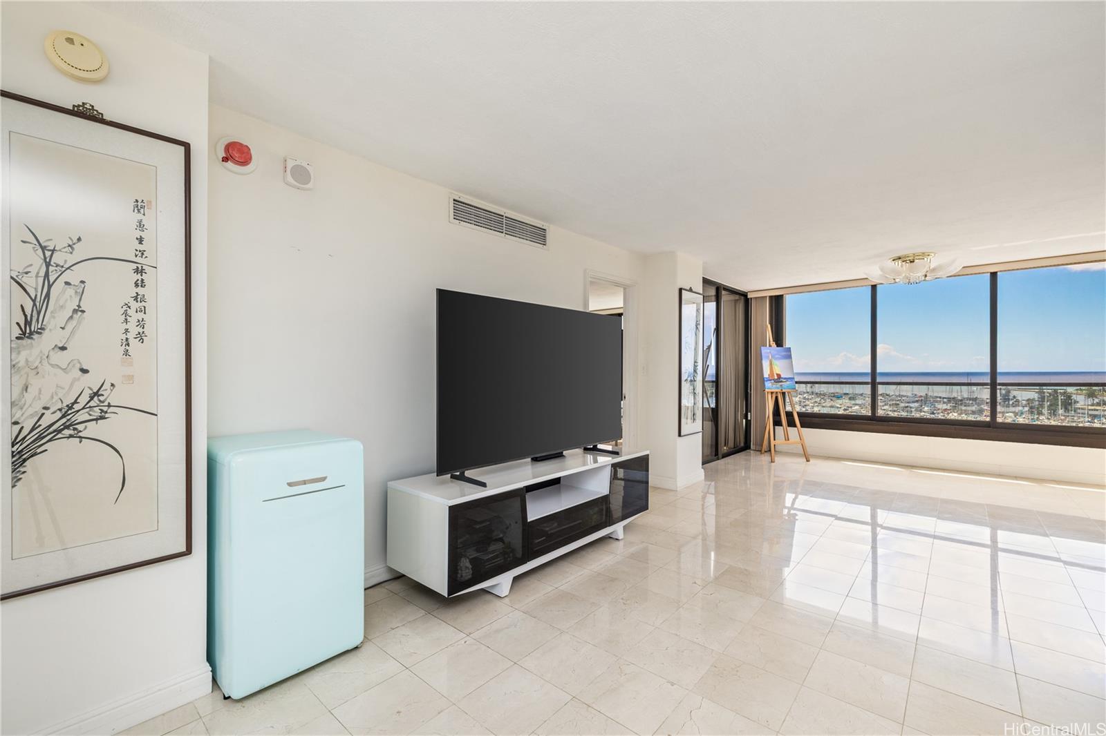 Yacht Harbor Towers condo # 1201, Honolulu, Hawaii - photo 5 of 25