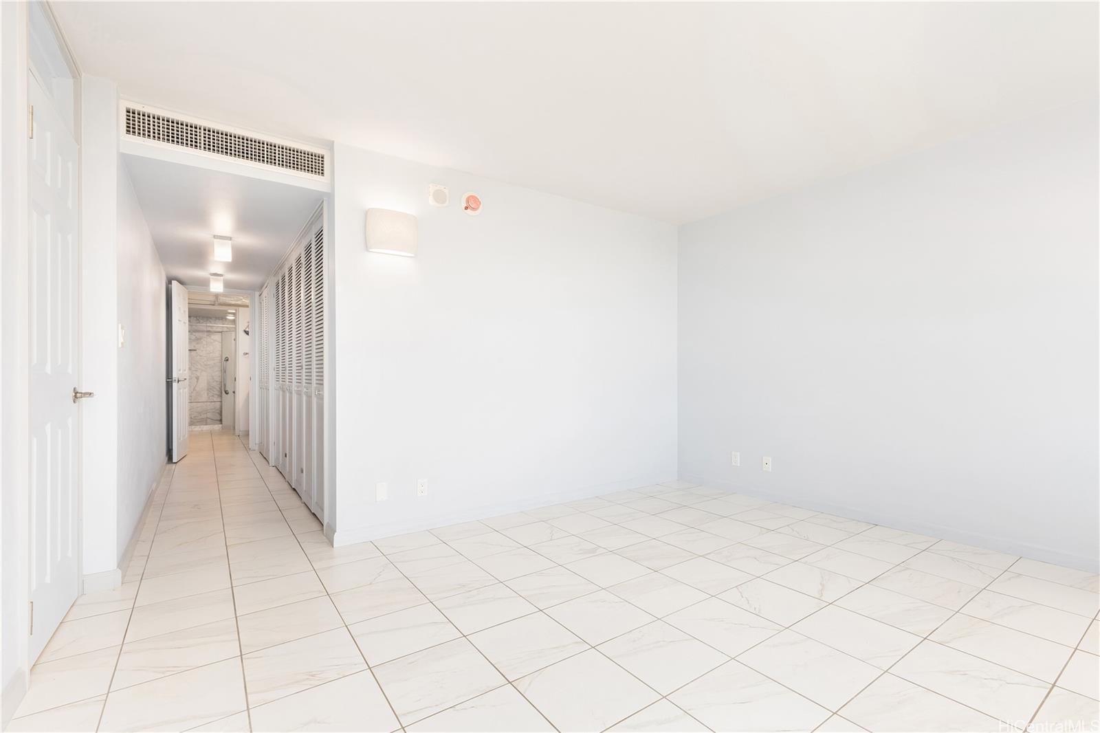 Yacht Harbor Towers condo # 1407, Honolulu, Hawaii - photo 12 of 19