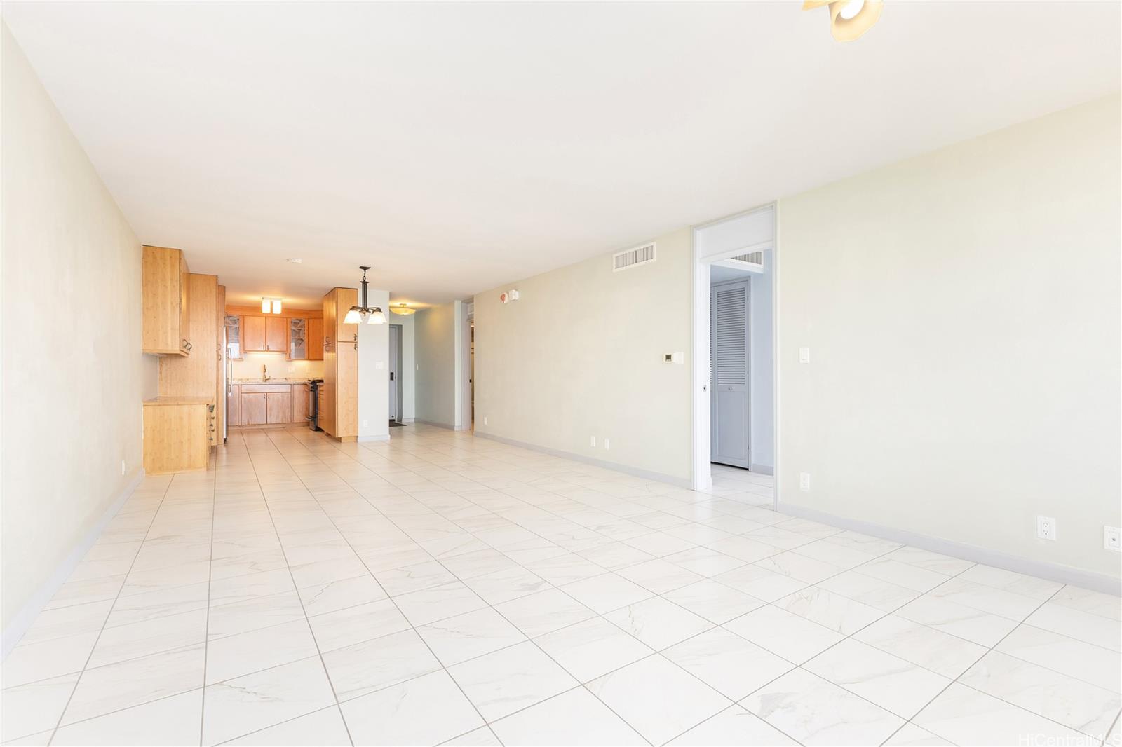 Yacht Harbor Towers condo # 1407, Honolulu, Hawaii - photo 6 of 19