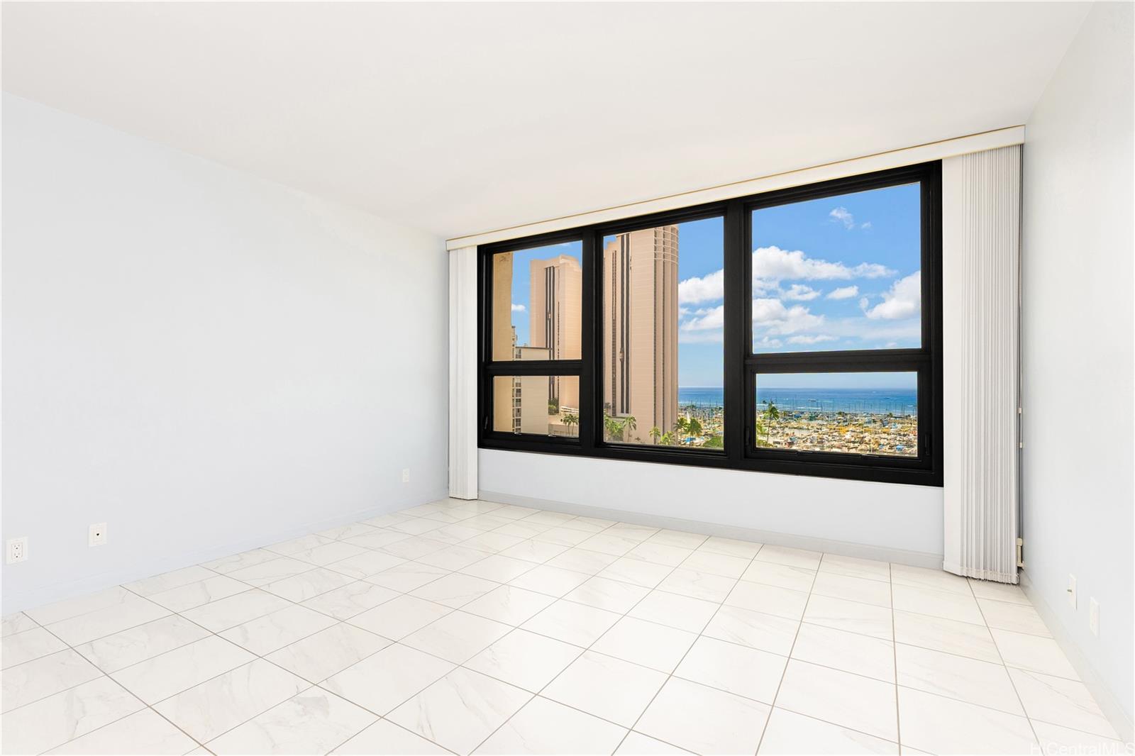 Yacht Harbor Towers condo # 1407, Honolulu, Hawaii - photo 10 of 19