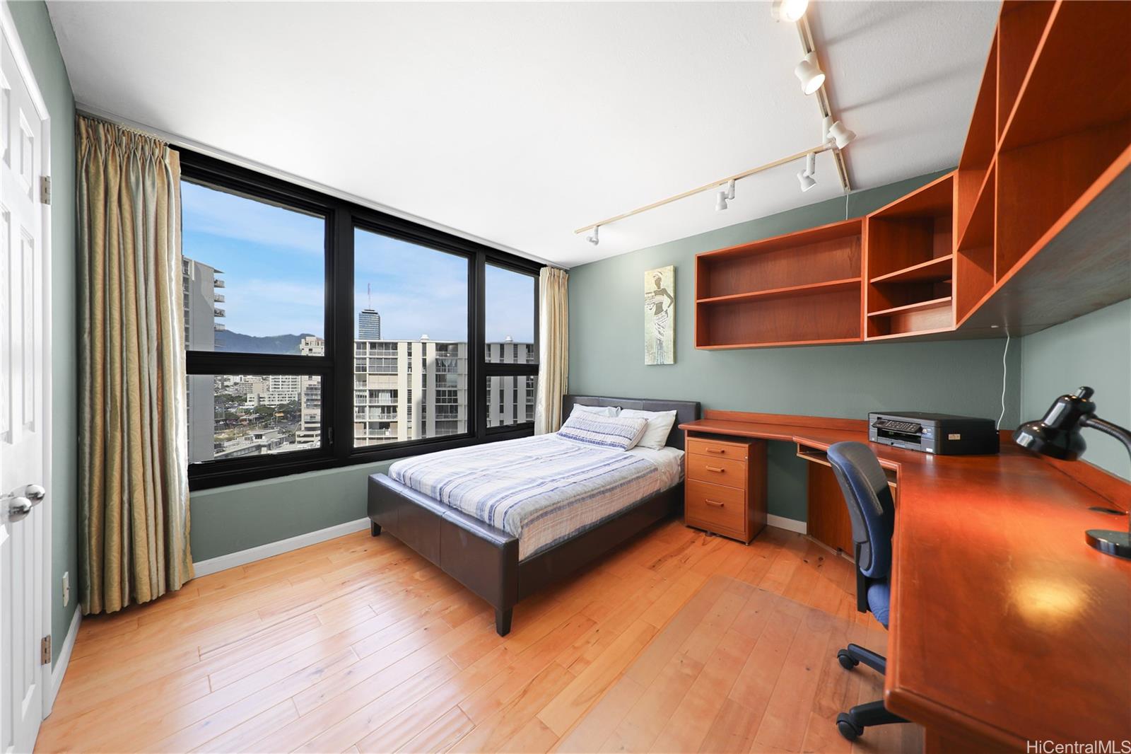 Yacht Harbor Towers condo # 1501, Honolulu, Hawaii - photo 12 of 25