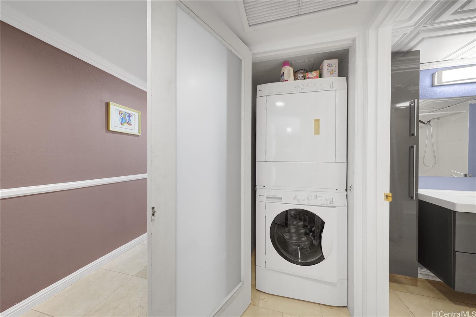 Yacht Harbor Towers condo # 1501, Honolulu, Hawaii - photo 14 of 25