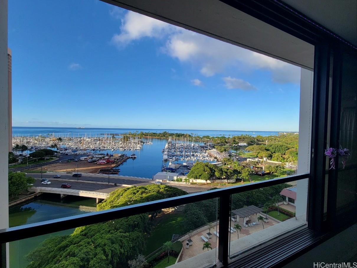 Yacht Harbor Towers condo # 1511, Honolulu, Hawaii - photo 9 of 22