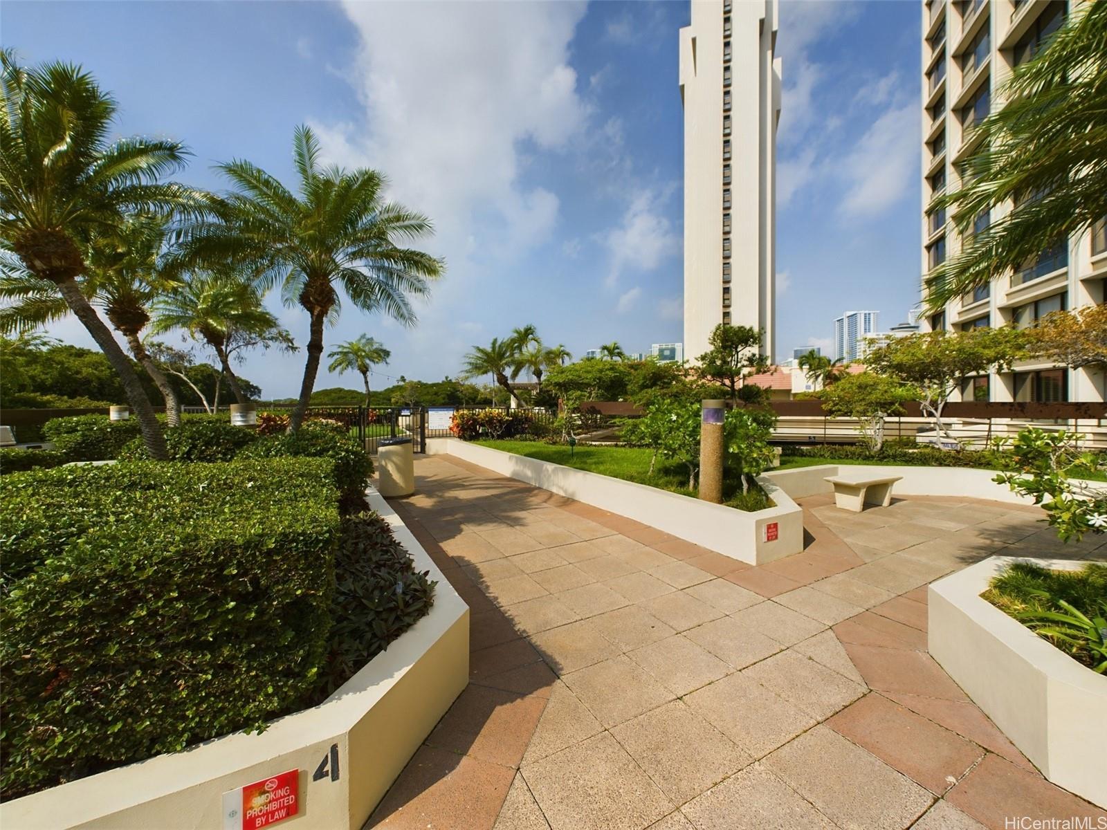 Yacht Harbor Towers condo # 1511, Honolulu, Hawaii - photo 20 of 21