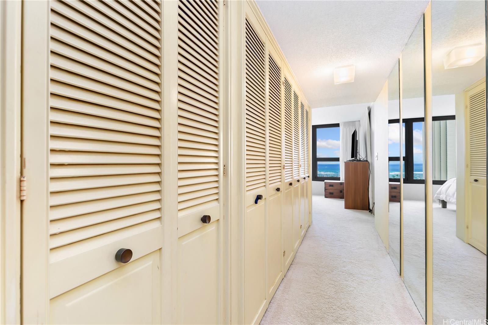 Yacht Harbor Towers condo # 1611, Honolulu, Hawaii - photo 13 of 24