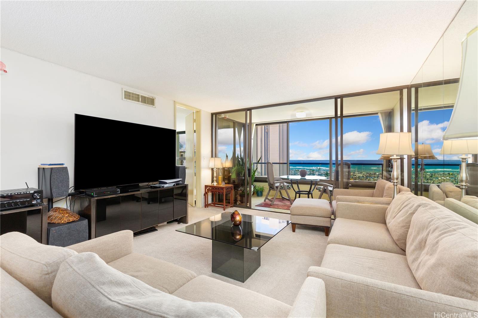 Yacht Harbor Towers condo # 1611, Honolulu, Hawaii - photo 3 of 24