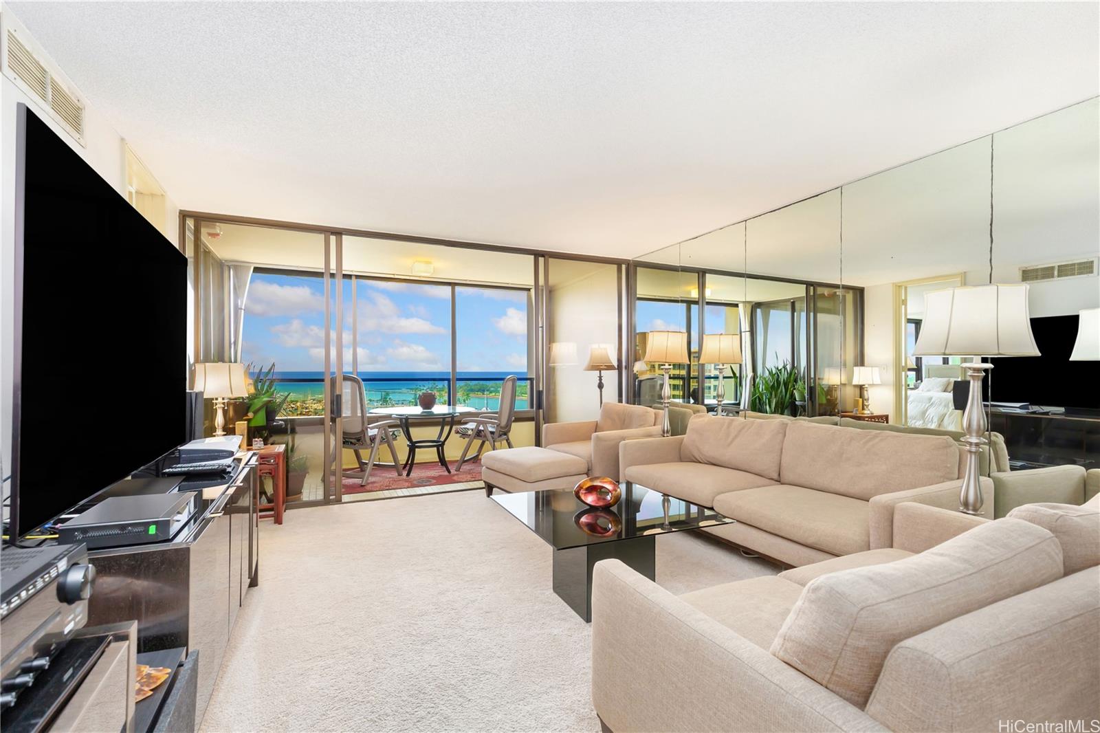 Yacht Harbor Towers condo # 1611, Honolulu, Hawaii - photo 5 of 24