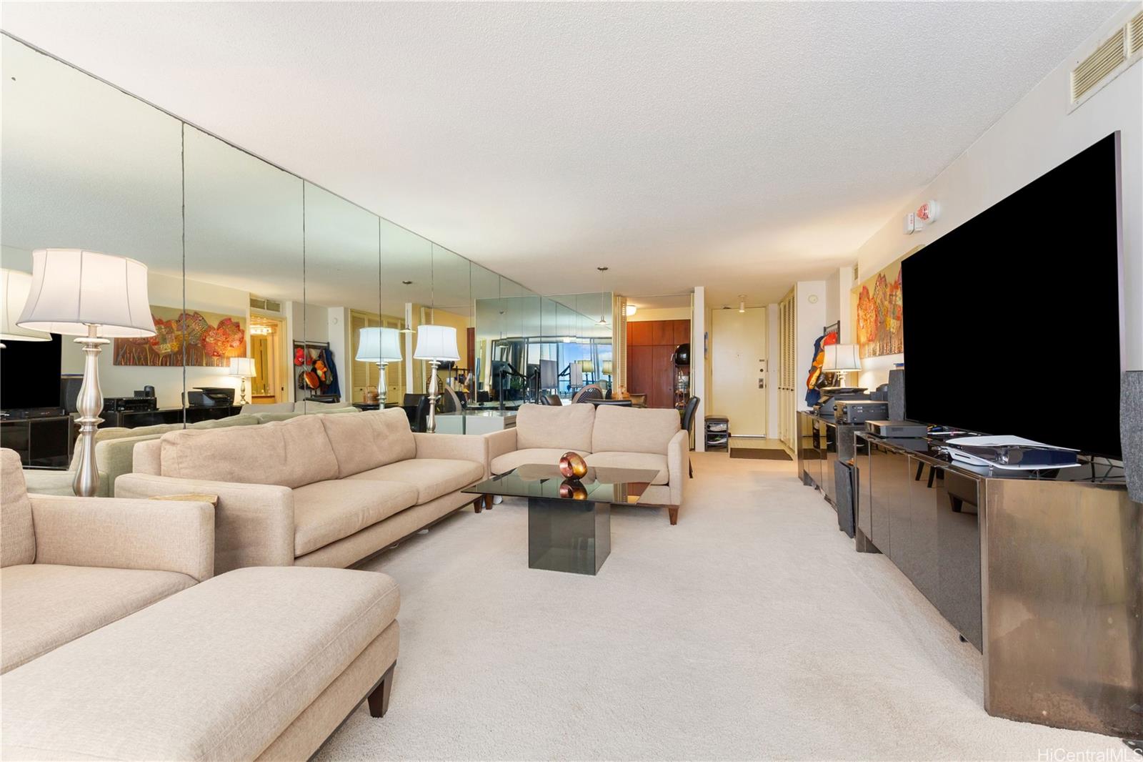 Yacht Harbor Towers condo # 1611, Honolulu, Hawaii - photo 6 of 24