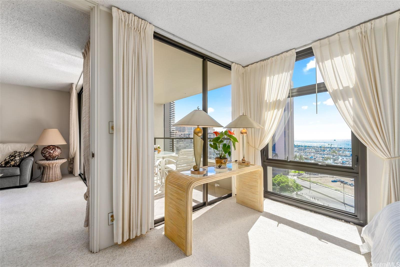 Yacht Harbor Towers condo # 1709, Honolulu, Hawaii - photo 11 of 25