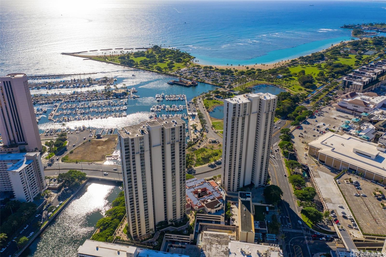 Yacht Harbor Towers condo # 1709, Honolulu, Hawaii - photo 3 of 25
