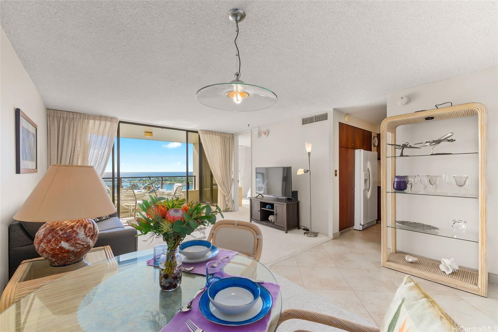 Yacht Harbor Towers condo # 1709, Honolulu, Hawaii - photo 6 of 25