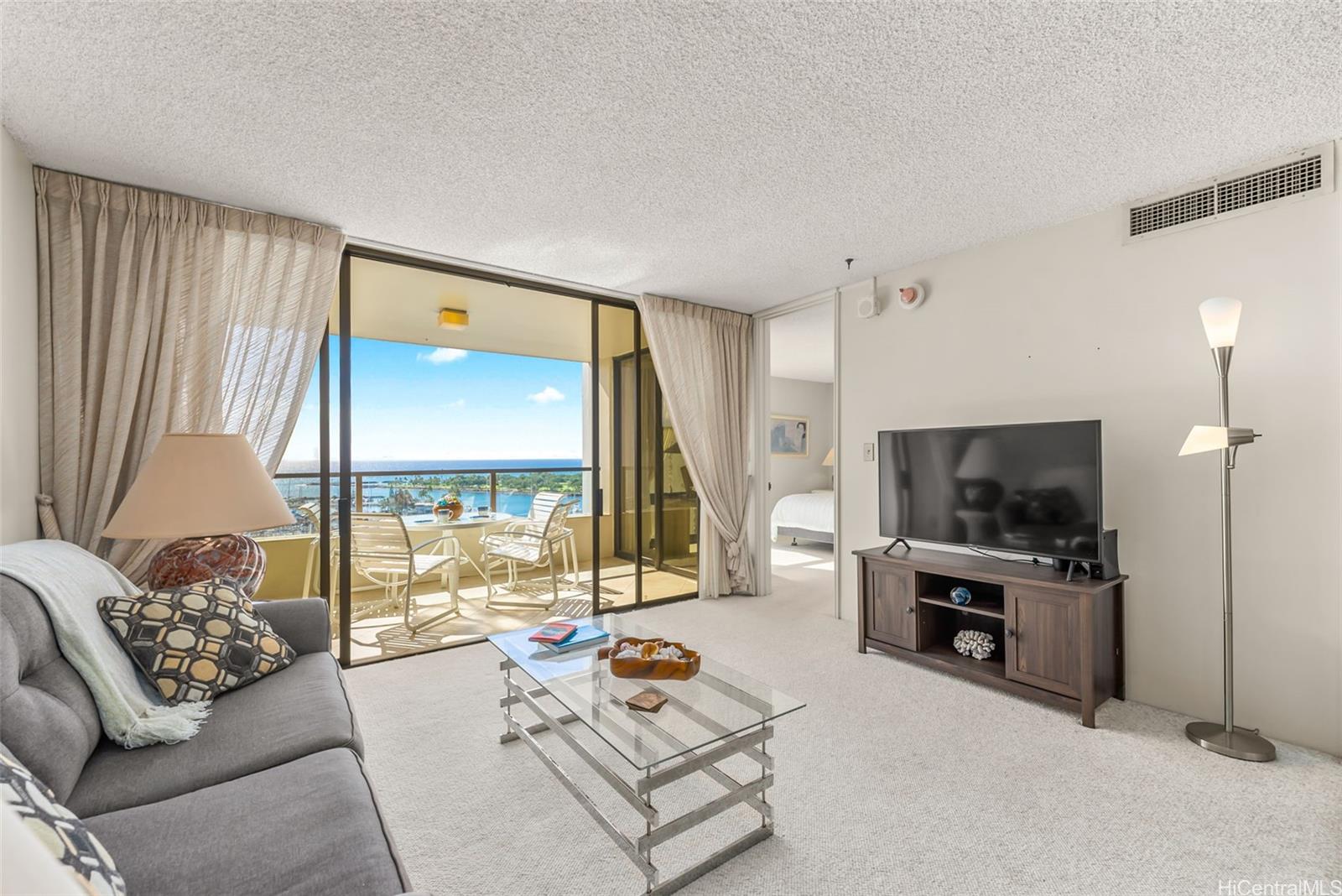 Yacht Harbor Towers condo # 1709, Honolulu, Hawaii - photo 8 of 25