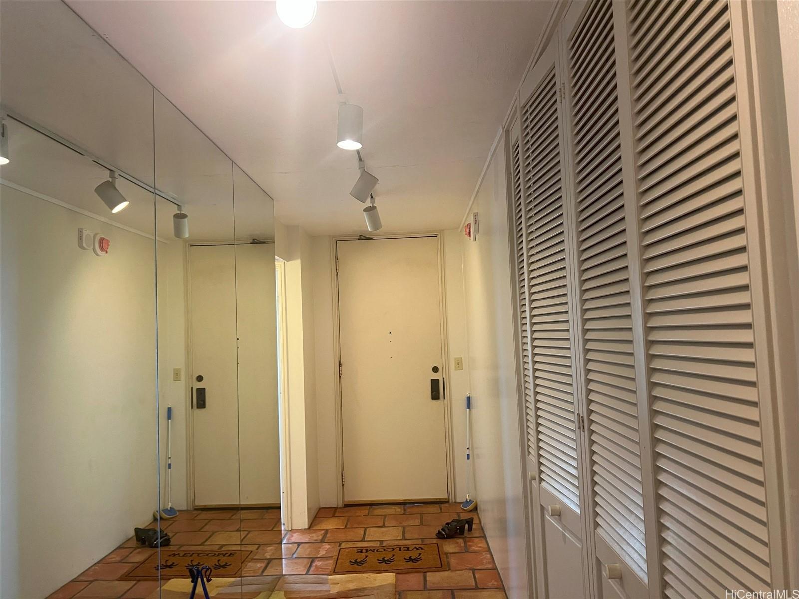 Yacht Harbor Towers condo # 1901, Honolulu, Hawaii - photo 14 of 21