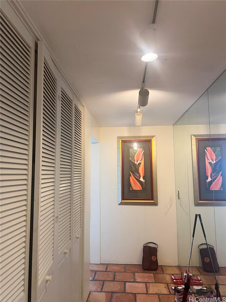 Yacht Harbor Towers condo # 1901, Honolulu, Hawaii - photo 15 of 21