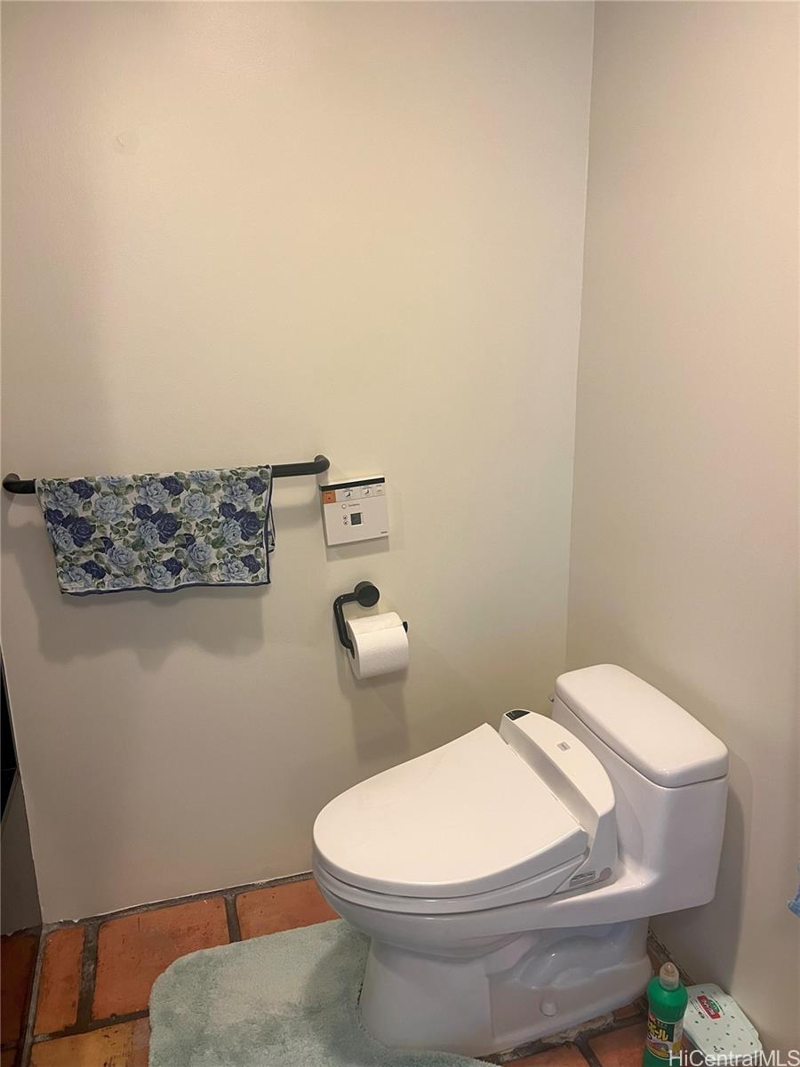 Yacht Harbor Towers condo # 1901, Honolulu, Hawaii - photo 18 of 21