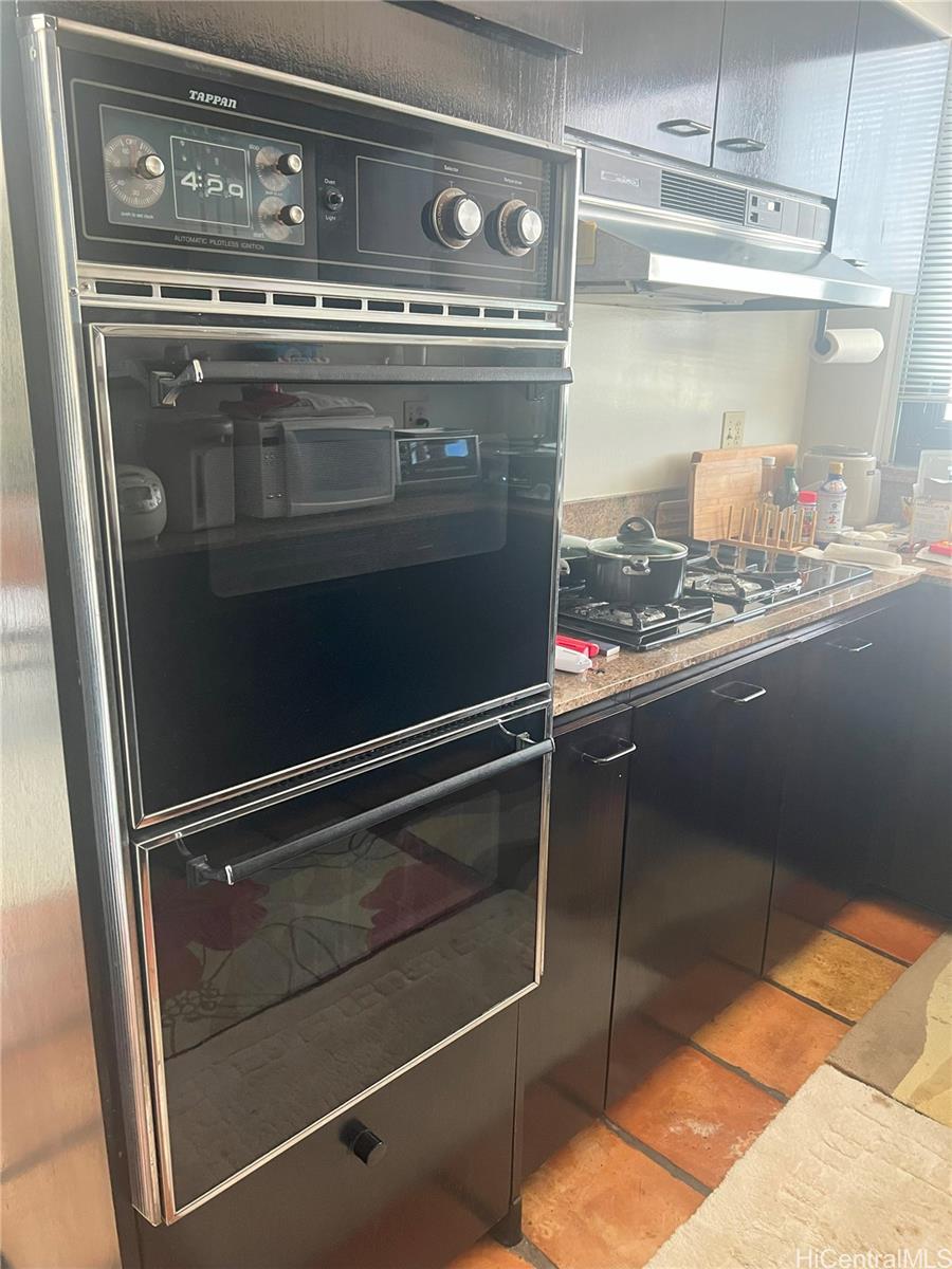 Yacht Harbor Towers condo # 1901, Honolulu, Hawaii - photo 10 of 21