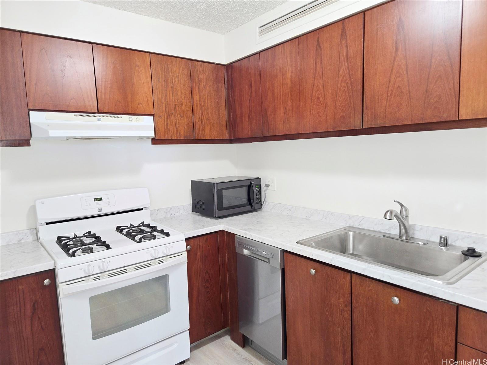 1650 Ala Moana Blvd Honolulu - Rental - photo 6 of 22