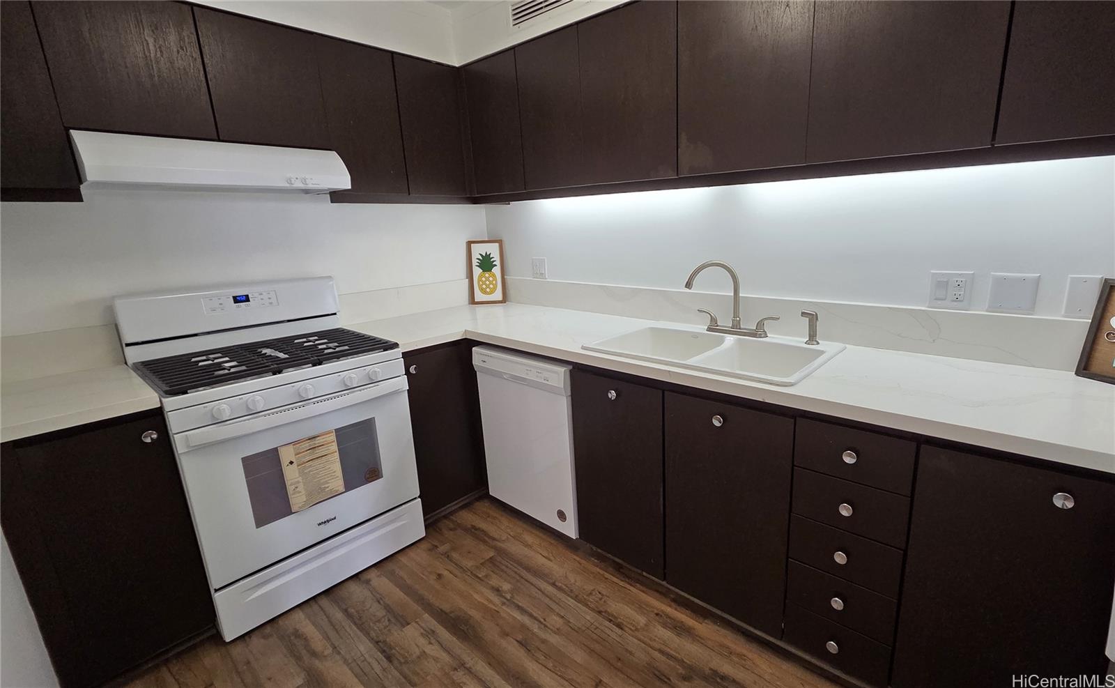 1650 Ala Moana Blvd Honolulu - Rental - photo 2 of 25