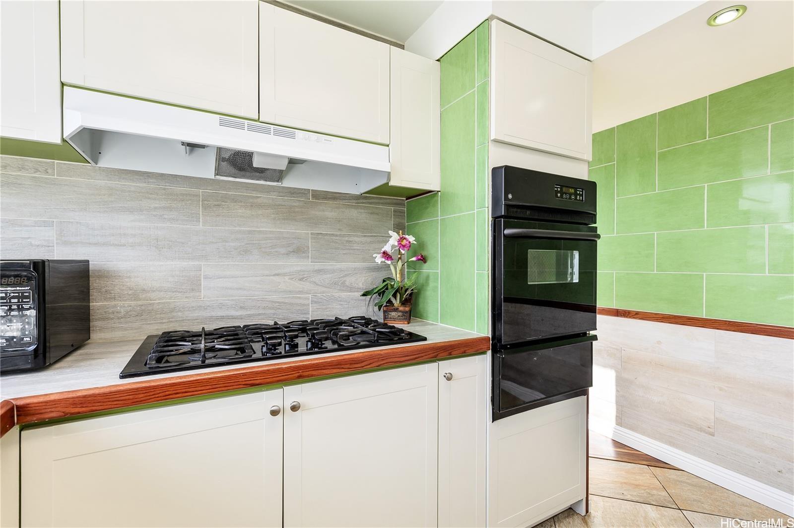 Yacht Harbor Towers condo # 2411, Honolulu, Hawaii - photo 12 of 24