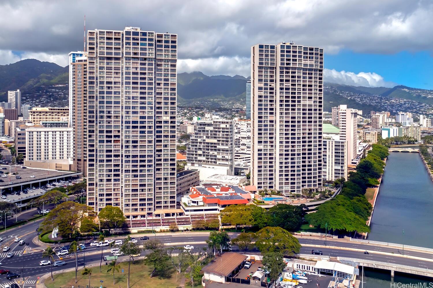 Yacht Harbor Towers condo # 2611, Honolulu, Hawaii - photo 5 of 25