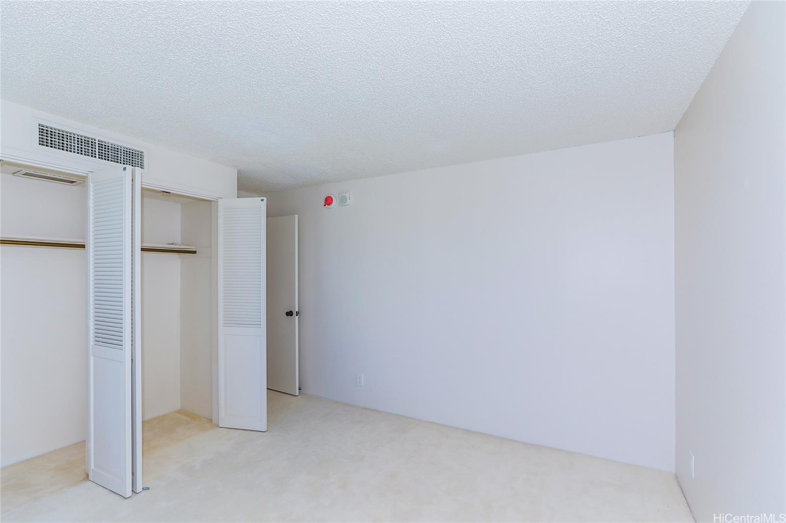 Yacht Harbor Towers condo # 2611, Honolulu, Hawaii - photo 18 of 25