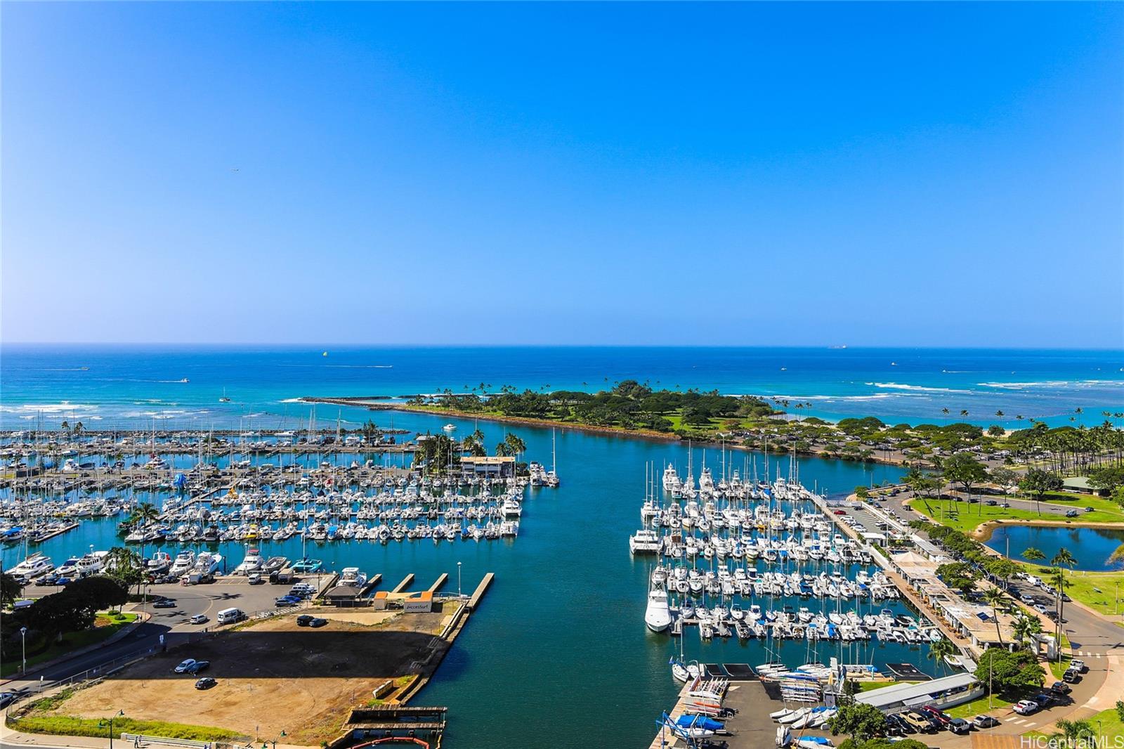 Yacht Harbor Towers condo # 2611, Honolulu, Hawaii - photo 24 of 25