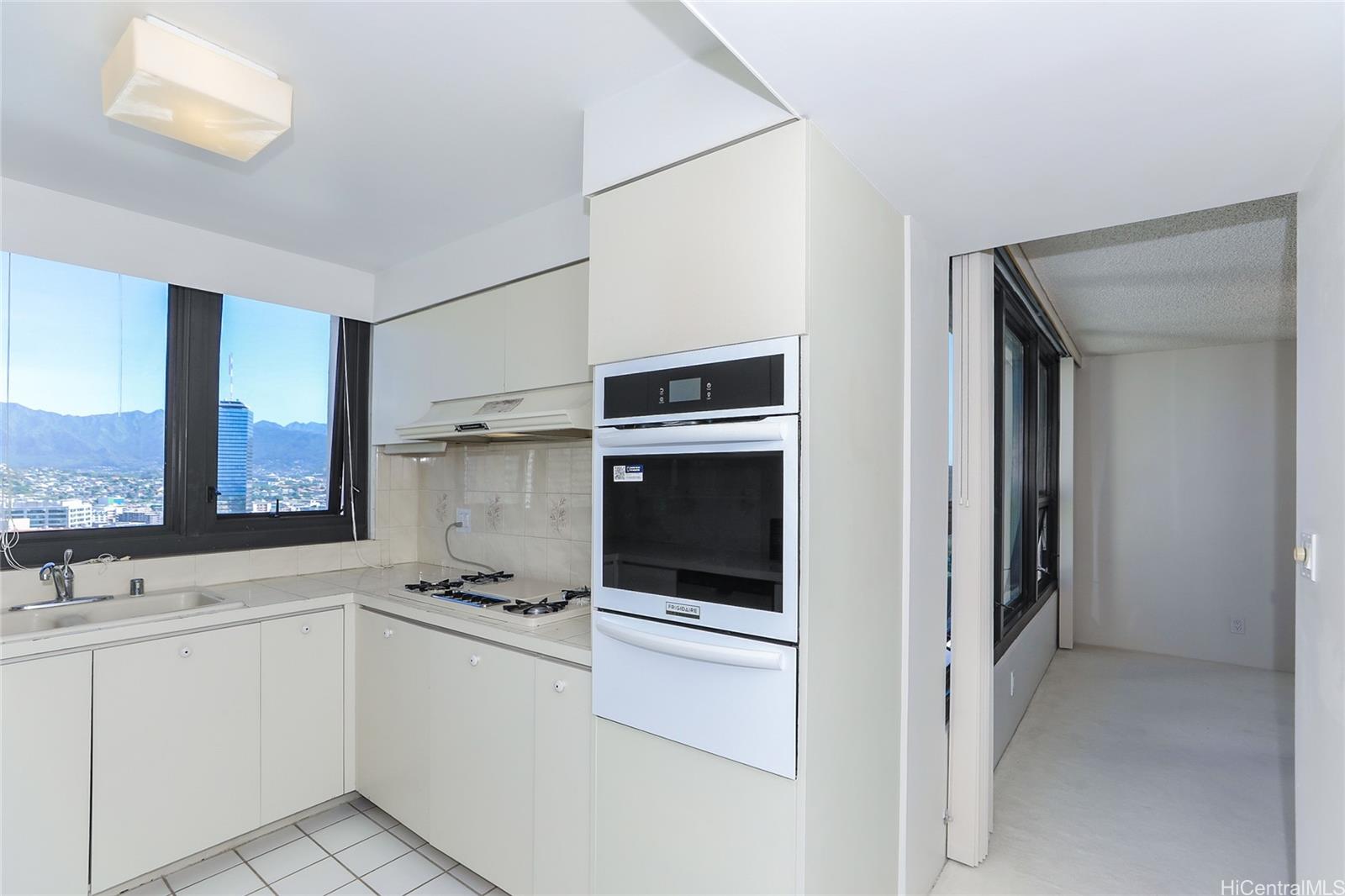 Yacht Harbor Towers condo # 2611, Honolulu, Hawaii - photo 10 of 25