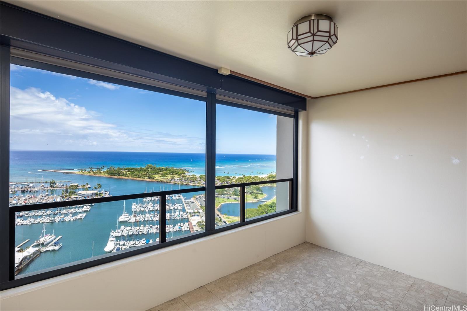 Yacht Harbor Towers condo # 3001, Honolulu, Hawaii - photo 5 of 25