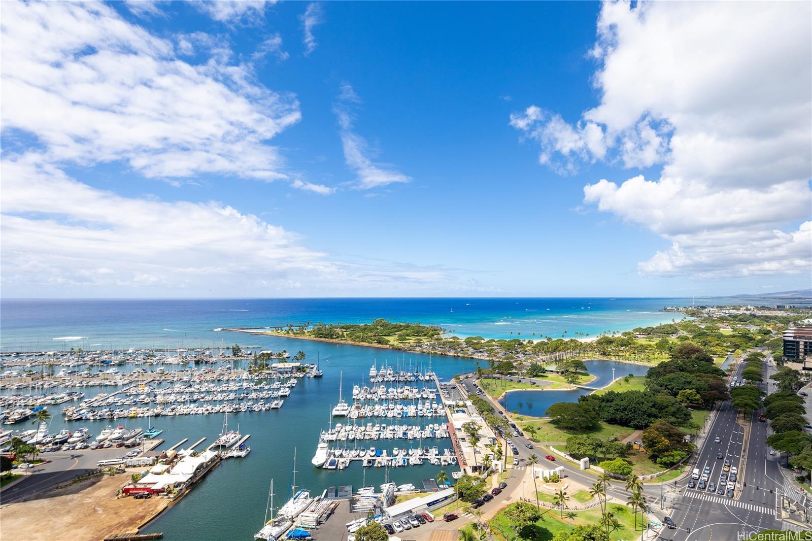 Yacht Harbor Towers condo # 3001, Honolulu, Hawaii - photo 6 of 25