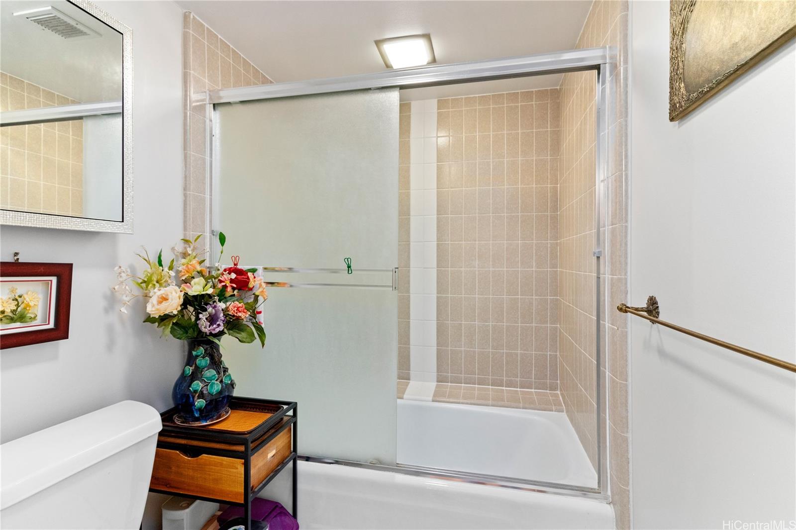 Yacht Harbor Towers condo # 3107, Honolulu, Hawaii - photo 11 of 20