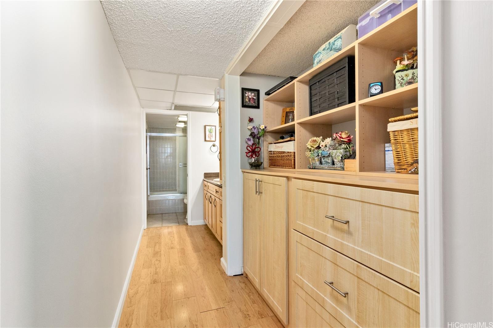 Yacht Harbor Towers condo # 3107, Honolulu, Hawaii - photo 14 of 20