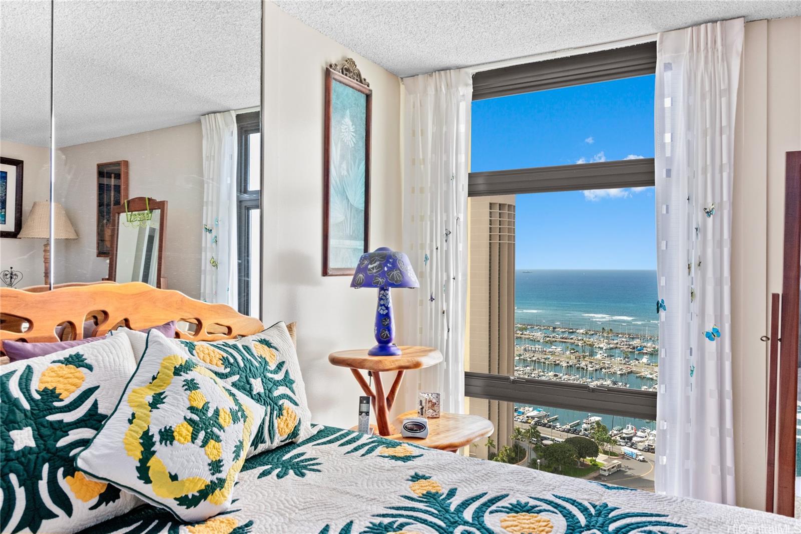 Yacht Harbor Towers condo # 3107, Honolulu, Hawaii - photo 7 of 20