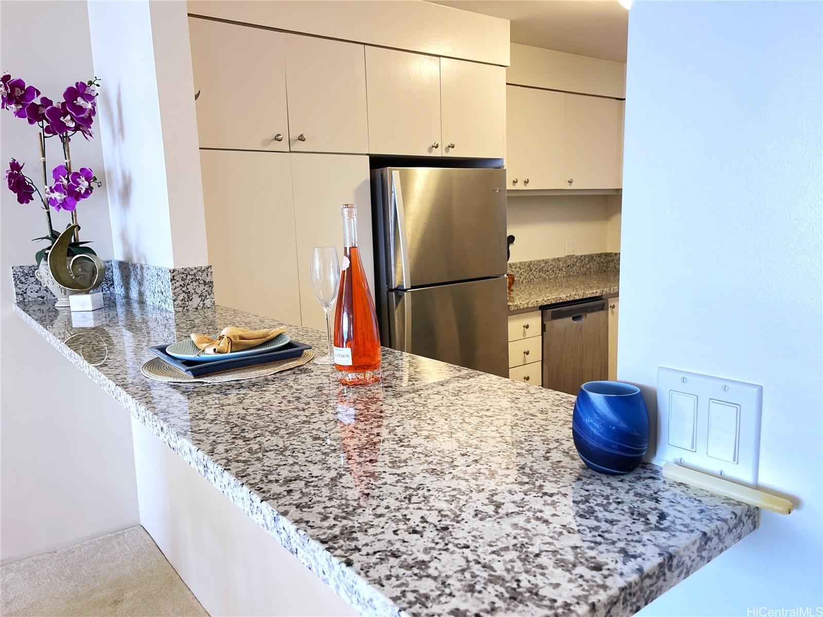 Yacht Harbor Towers condo # 3405, Honolulu, Hawaii - photo 11 of 23