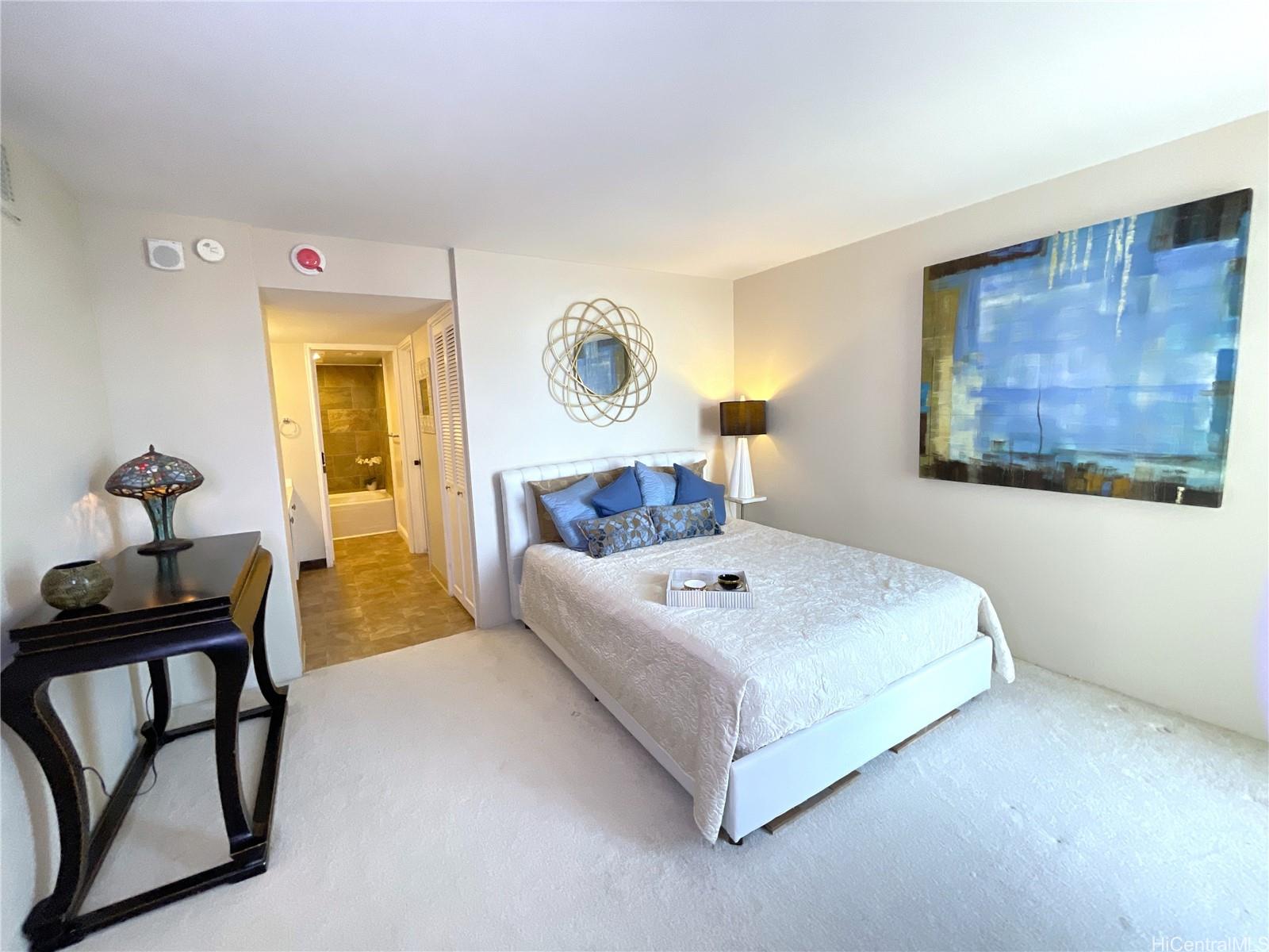 Yacht Harbor Towers condo # 3405, Honolulu, Hawaii - photo 13 of 23