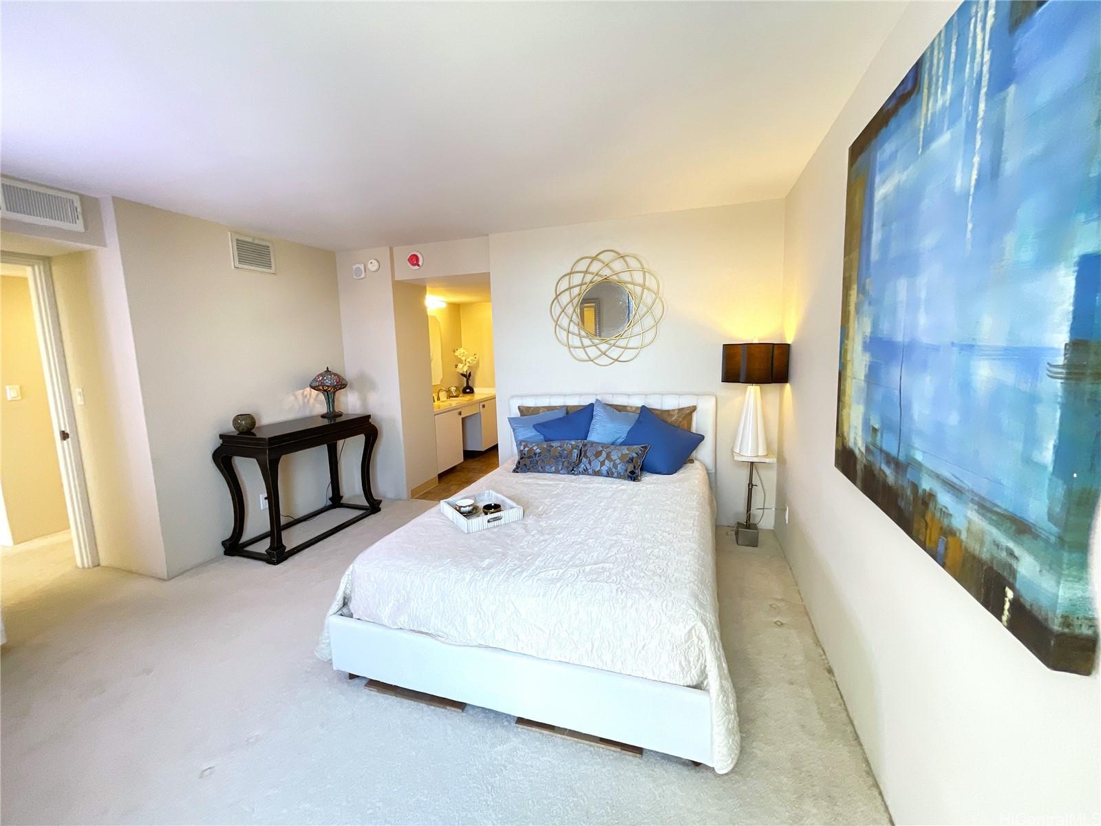 Yacht Harbor Towers condo # 3405, Honolulu, Hawaii - photo 14 of 24