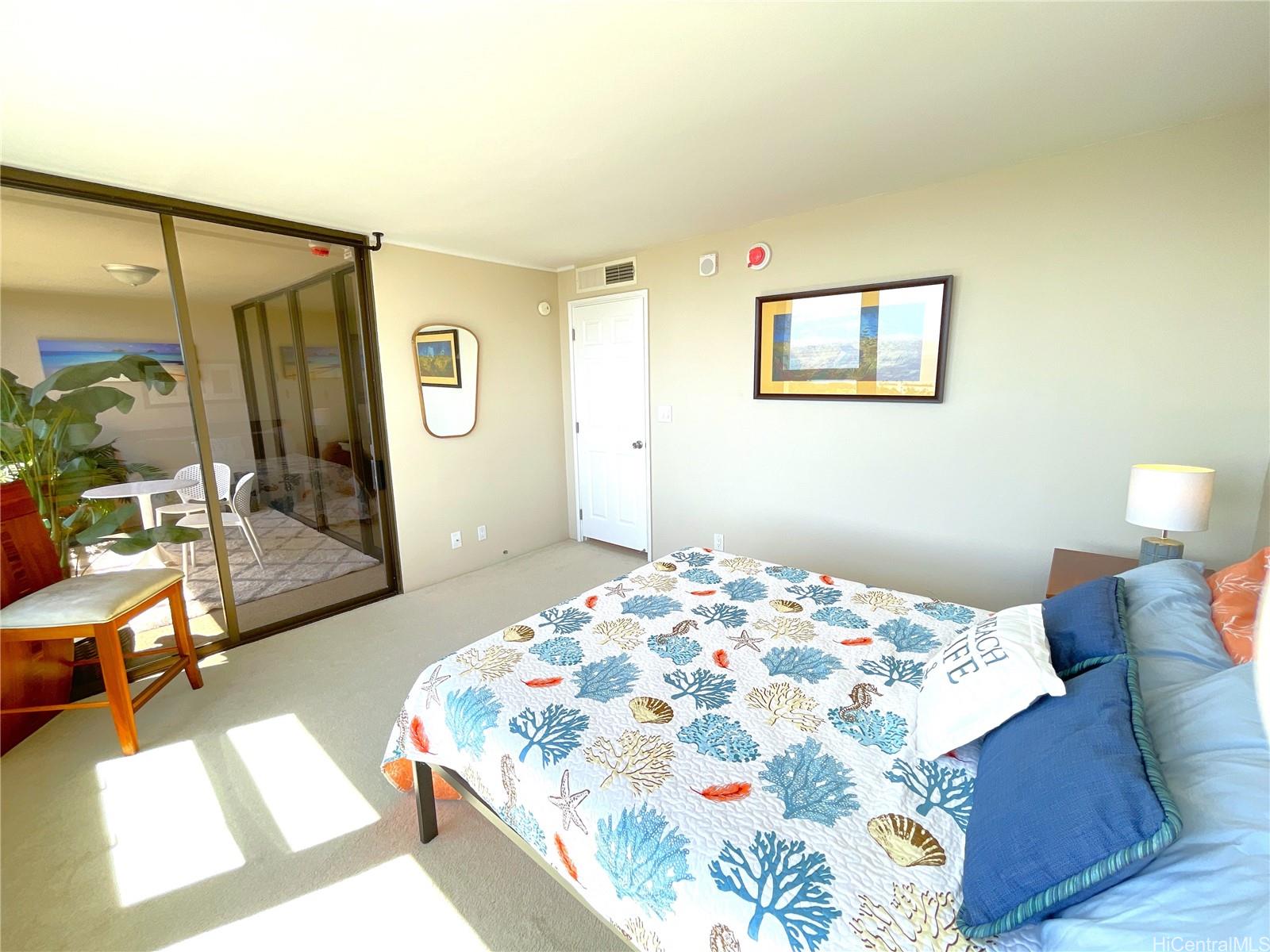 Yacht Harbor Towers condo # 3405, Honolulu, Hawaii - photo 20 of 23