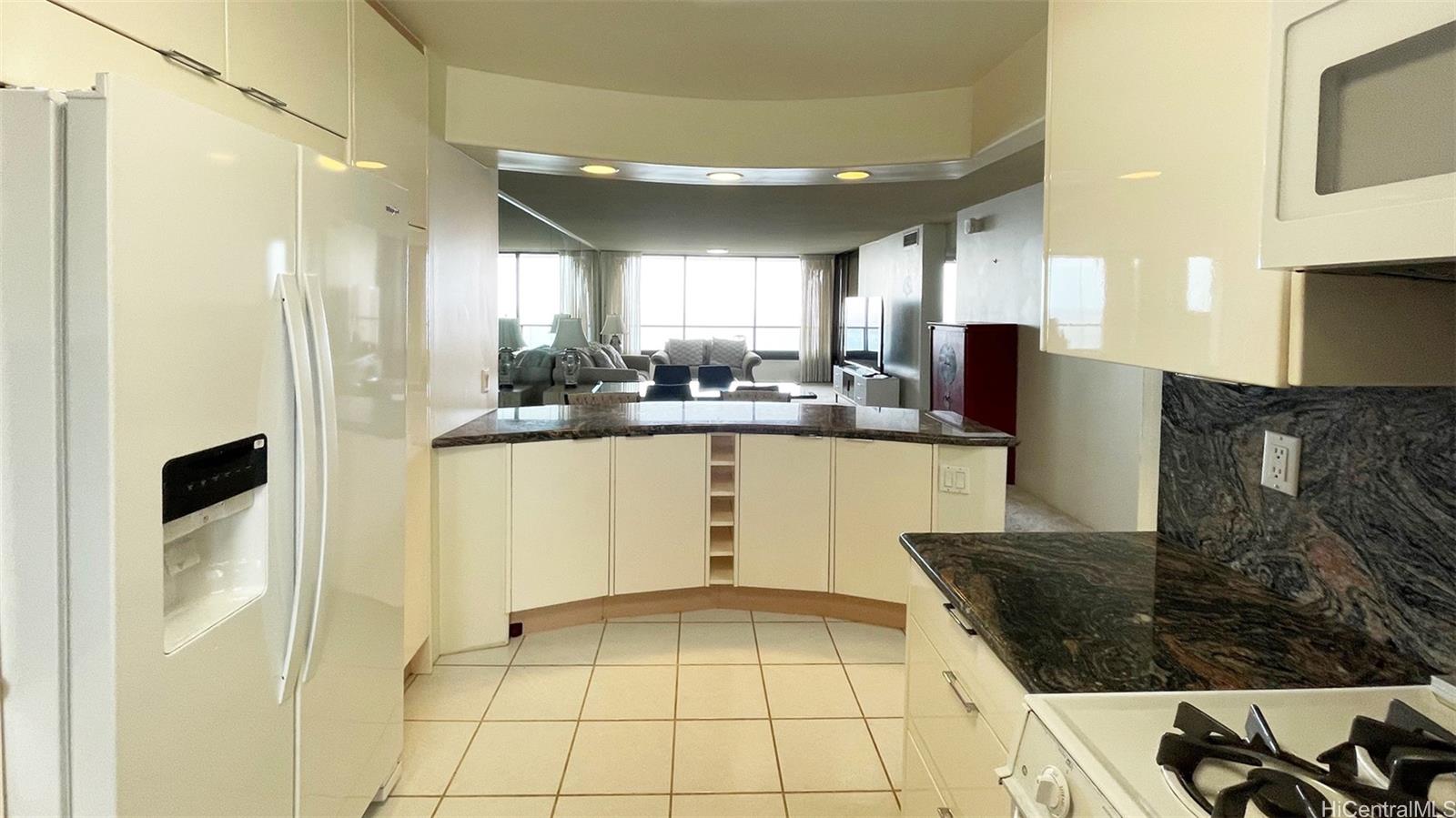 1650 Ala Moana Blvd Honolulu - Rental - photo 9 of 25